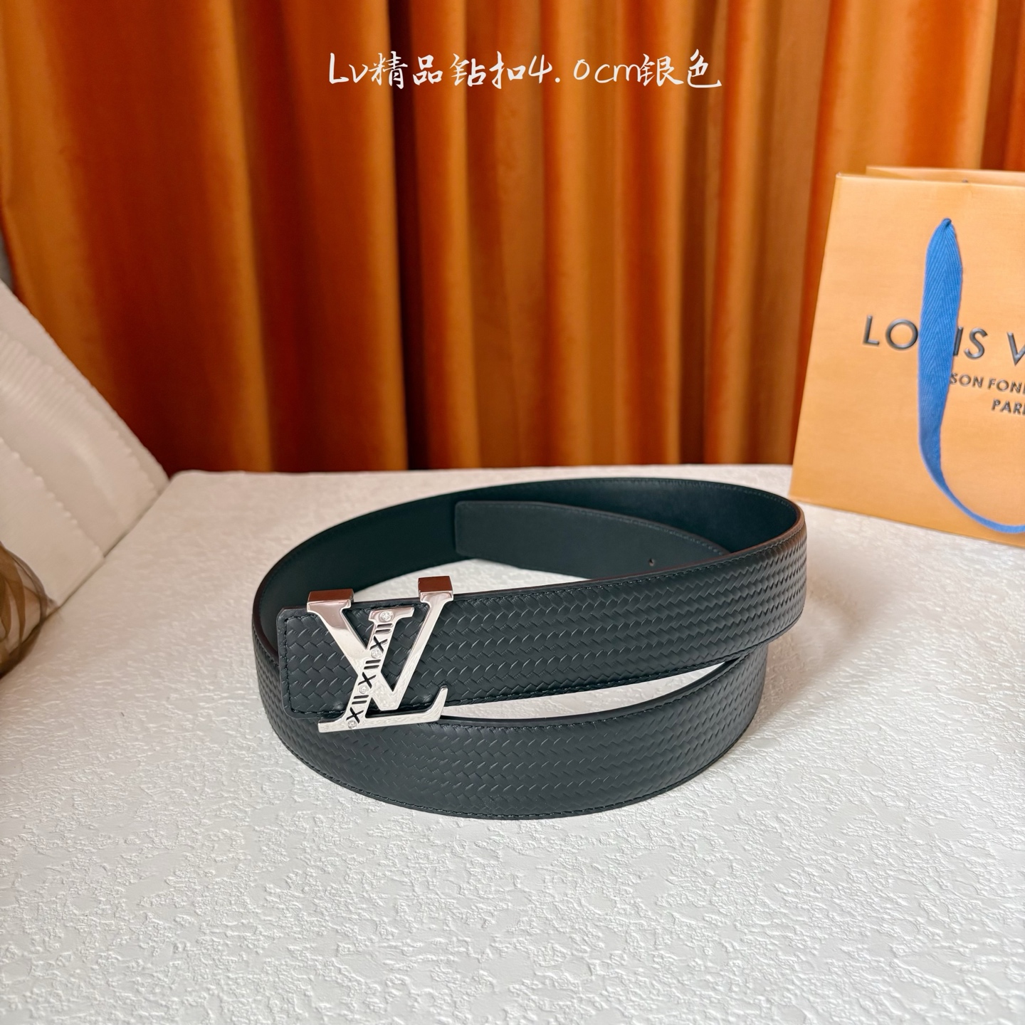 【LOUIS VUITTON】：经典原单品质，面新款压纹牛皮，搭配精品钻扣，精工制作，细节看图，实物拍摄