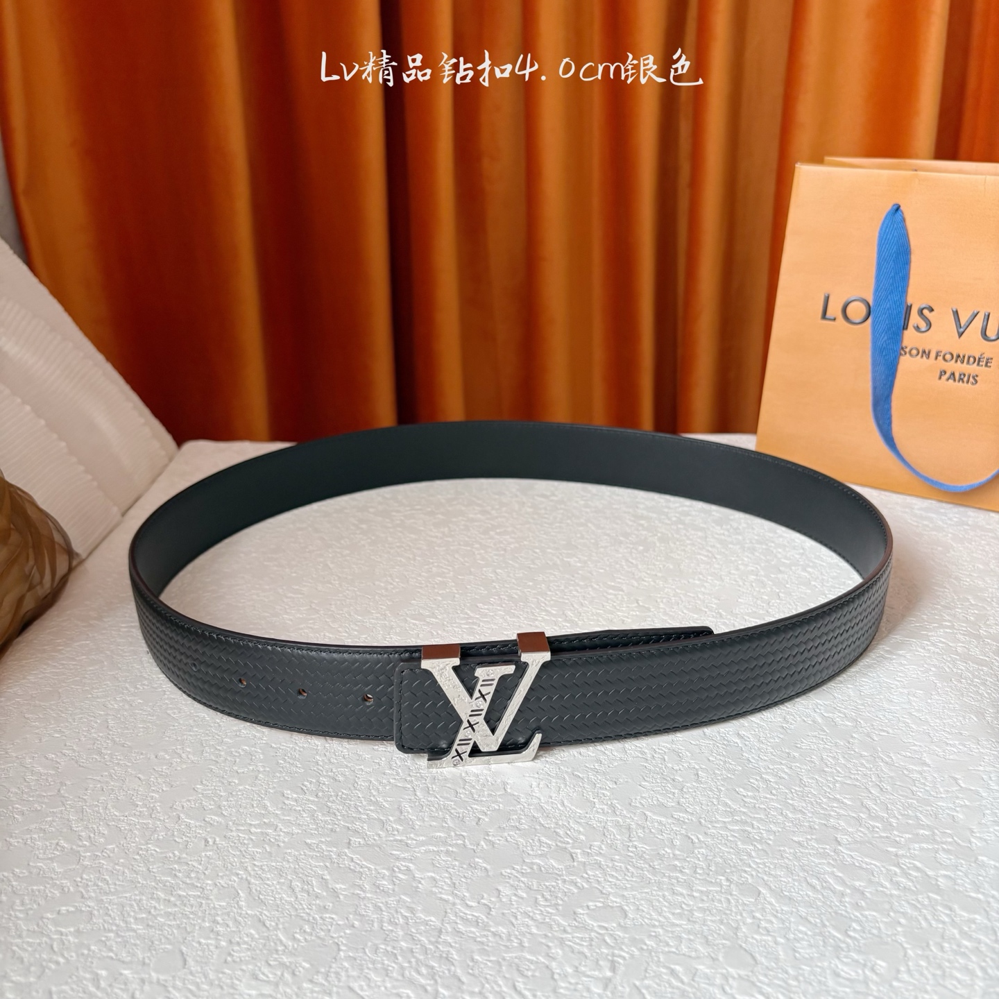 【LOUIS VUITTON】：经典原单品质，面新款压纹牛皮，搭配精品钻扣，精工制作，细节看图，实物拍摄