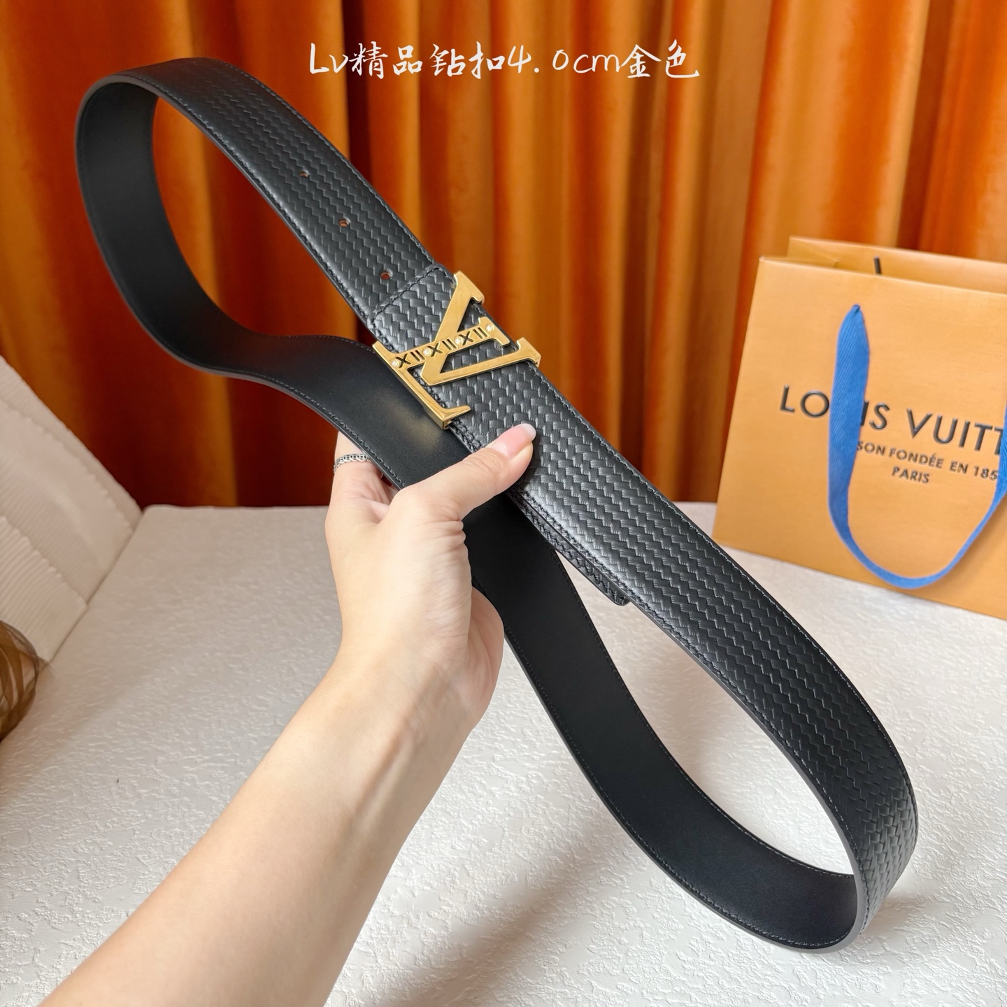 【LOUIS VUITTON】：经典原单品质，面新款压纹牛皮，搭配精品钻扣，精工制作，细节看图，实物拍摄
