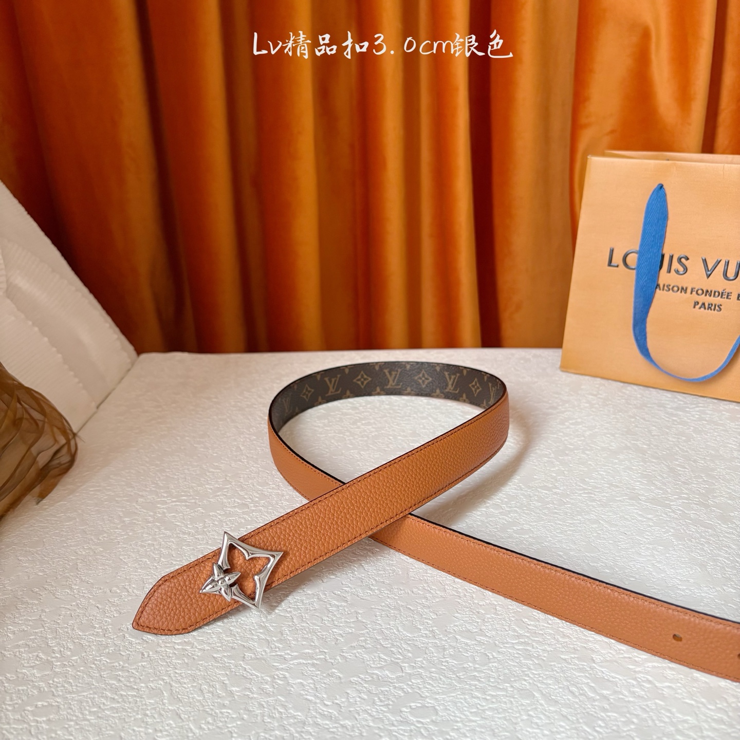 【LOUIS VUITTON】：经典原单品质，荔枝纹压花搭配咖色经典印花，原单精品挂扣，精工制作，细节看