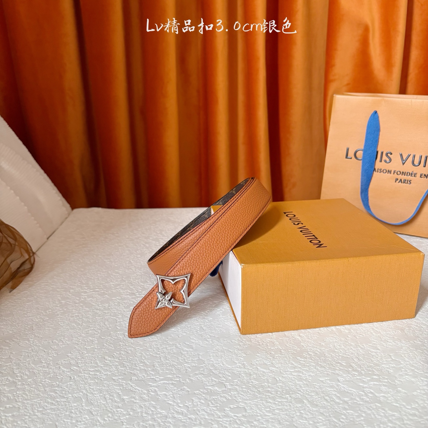 【LOUIS VUITTON】：经典原单品质，荔枝纹压花搭配咖色经典印花，原单精品挂扣，精工制作，细节看