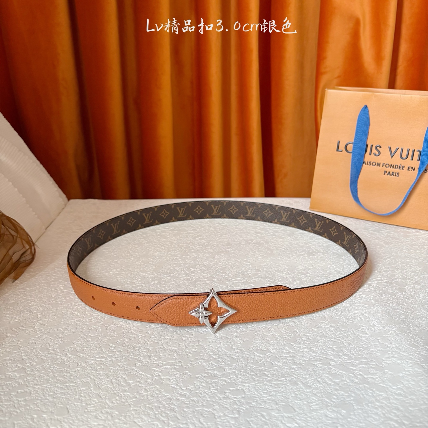 【LOUIS VUITTON】：经典原单品质，荔枝纹压花搭配咖色经典印花，原单精品挂扣，精工制作，细节看