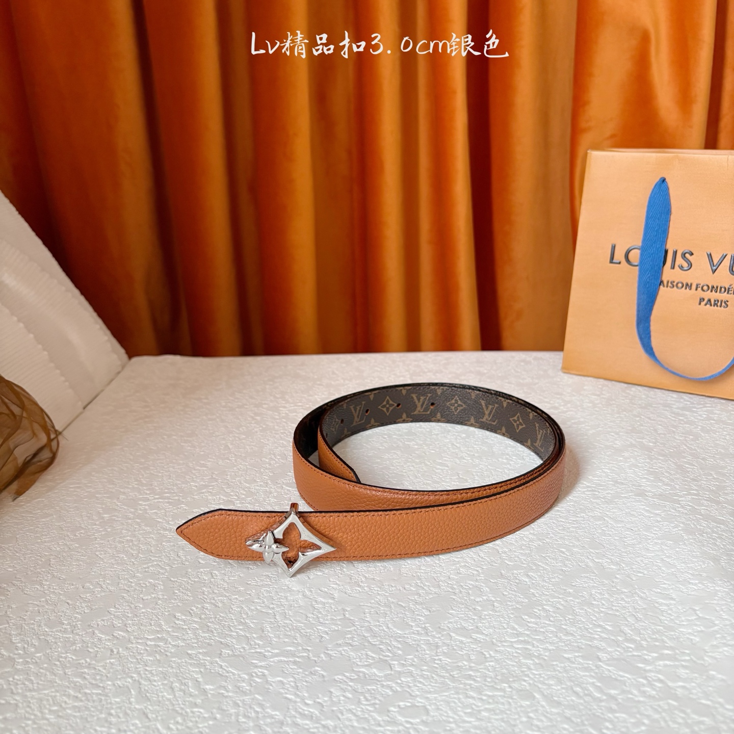 【LOUIS VUITTON】：经典原单品质，荔枝纹压花搭配咖色经典印花，原单精品挂扣，精工制作，细节看