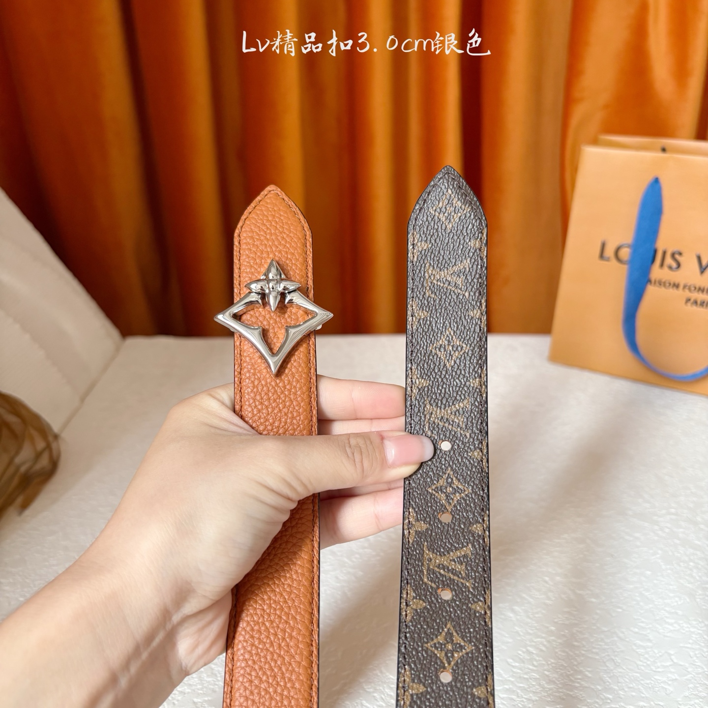 【LOUIS VUITTON】：经典原单品质，荔枝纹压花搭配咖色经典印花，原单精品挂扣，精工制作，细节看