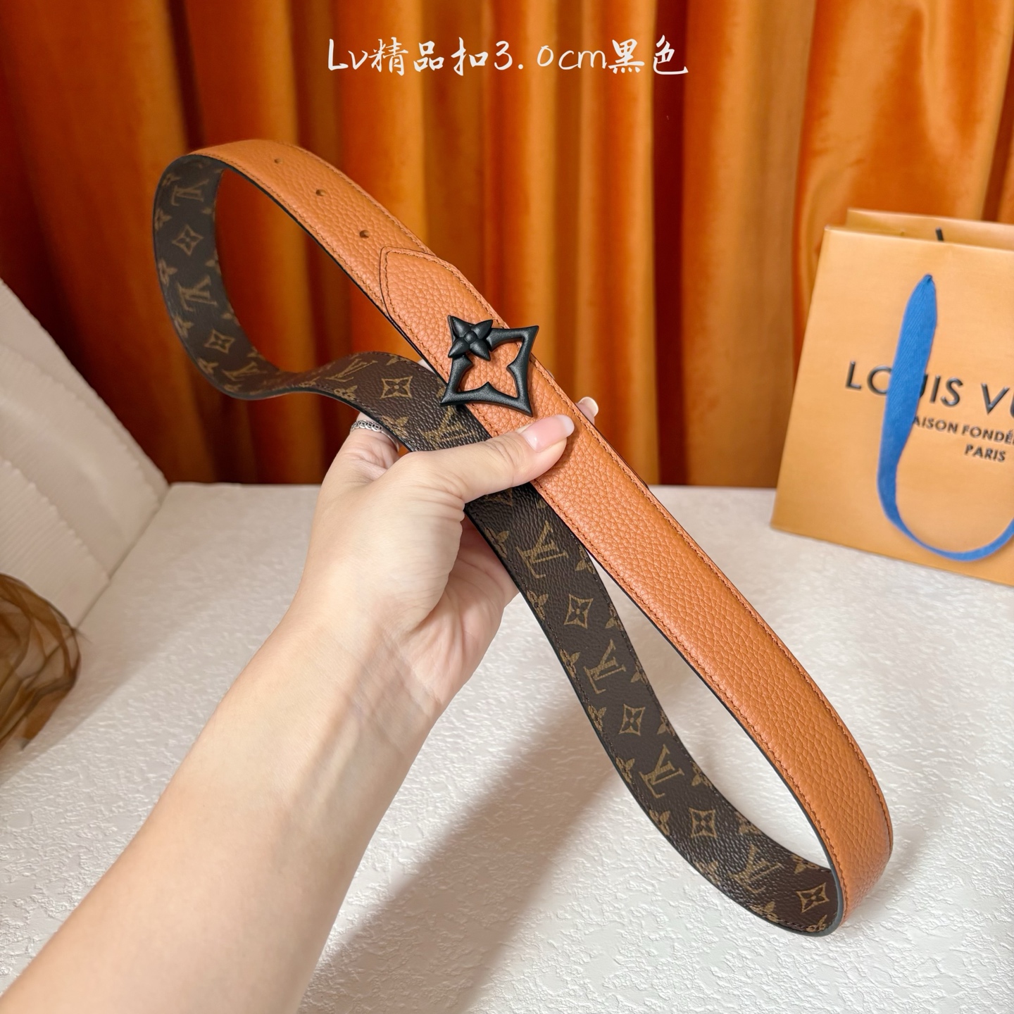 【LOUIS VUITTON】：经典原单品质，荔枝纹压花搭配咖色经典印花，原单精品挂扣，精工制作，细节看