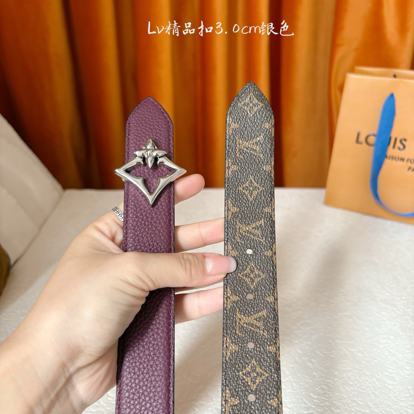 【LOUIS VUITTON】：经典原单品质，荔枝纹压花搭配咖色经典印花，原单精品挂扣，精工制作，细节看