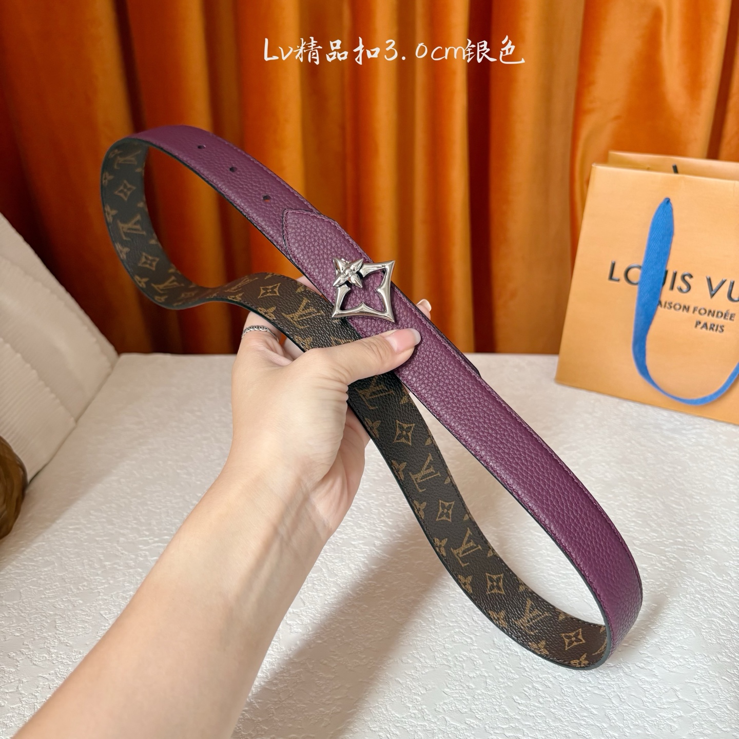 【LOUIS VUITTON】：经典原单品质，荔枝纹压花搭配咖色经典印花，原单精品挂扣，精工制作，细节看