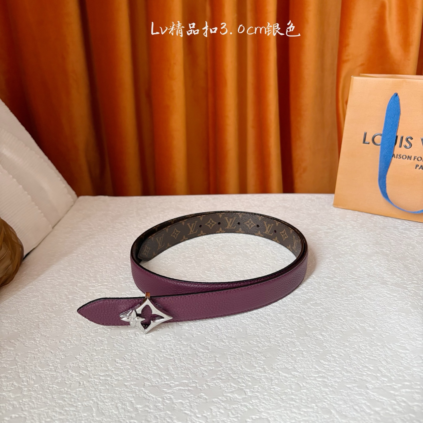 【LOUIS VUITTON】：经典原单品质，荔枝纹压花搭配咖色经典印花，原单精品挂扣，精工制作，细节看