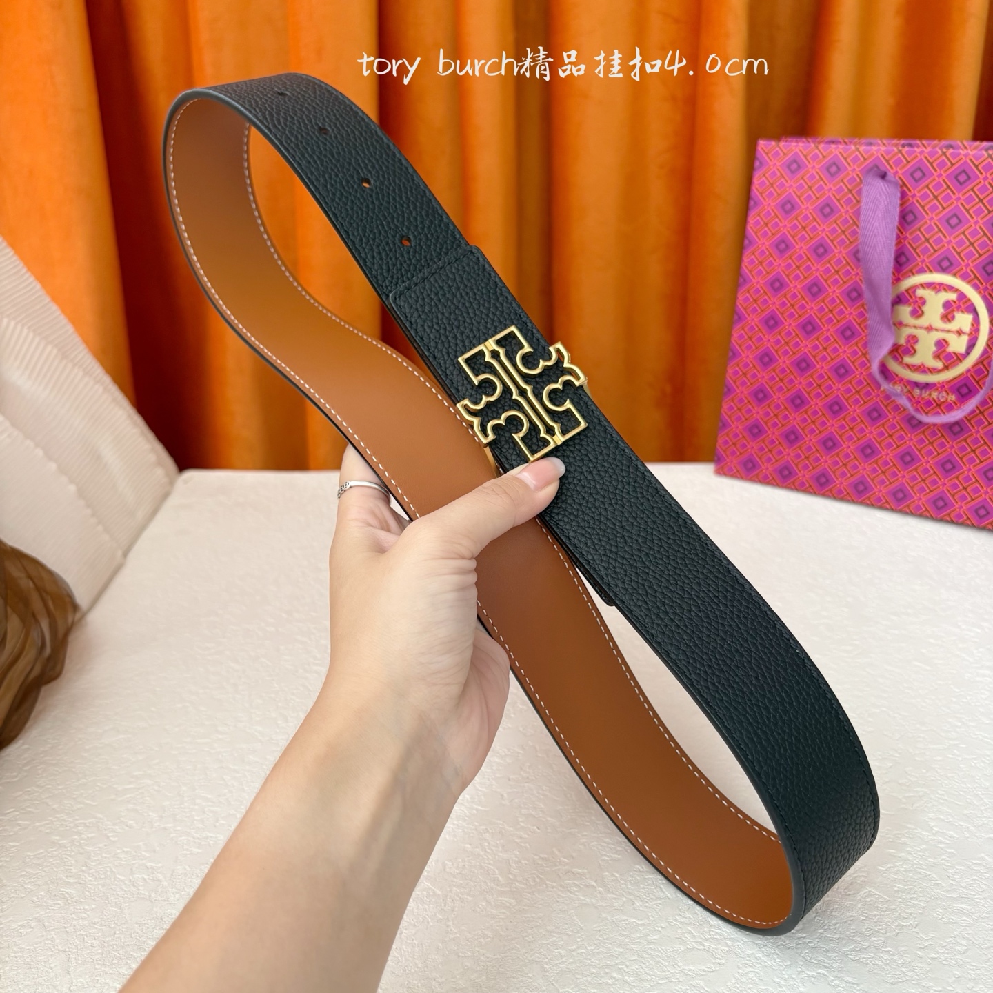 TORY BURCH汤丽柏琦双面腰带采用图形化双Tlogo扣件 正反两面颜色各异 4 0cm