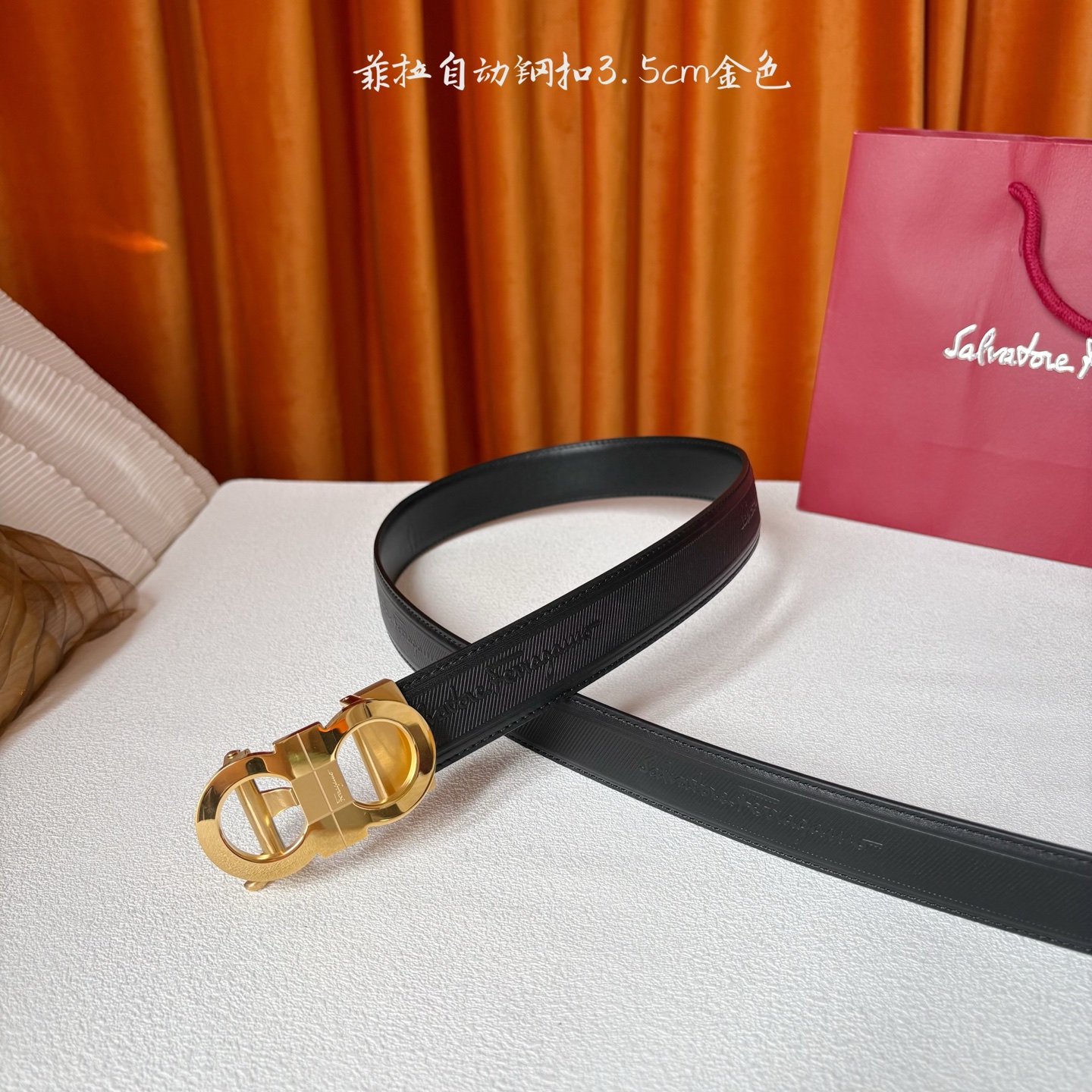 品牌：【菲拉】 菲拉进口小牛皮，手感细腻柔软。搭配纯钢自动精品扣，男士必备！宽度：3.5cm