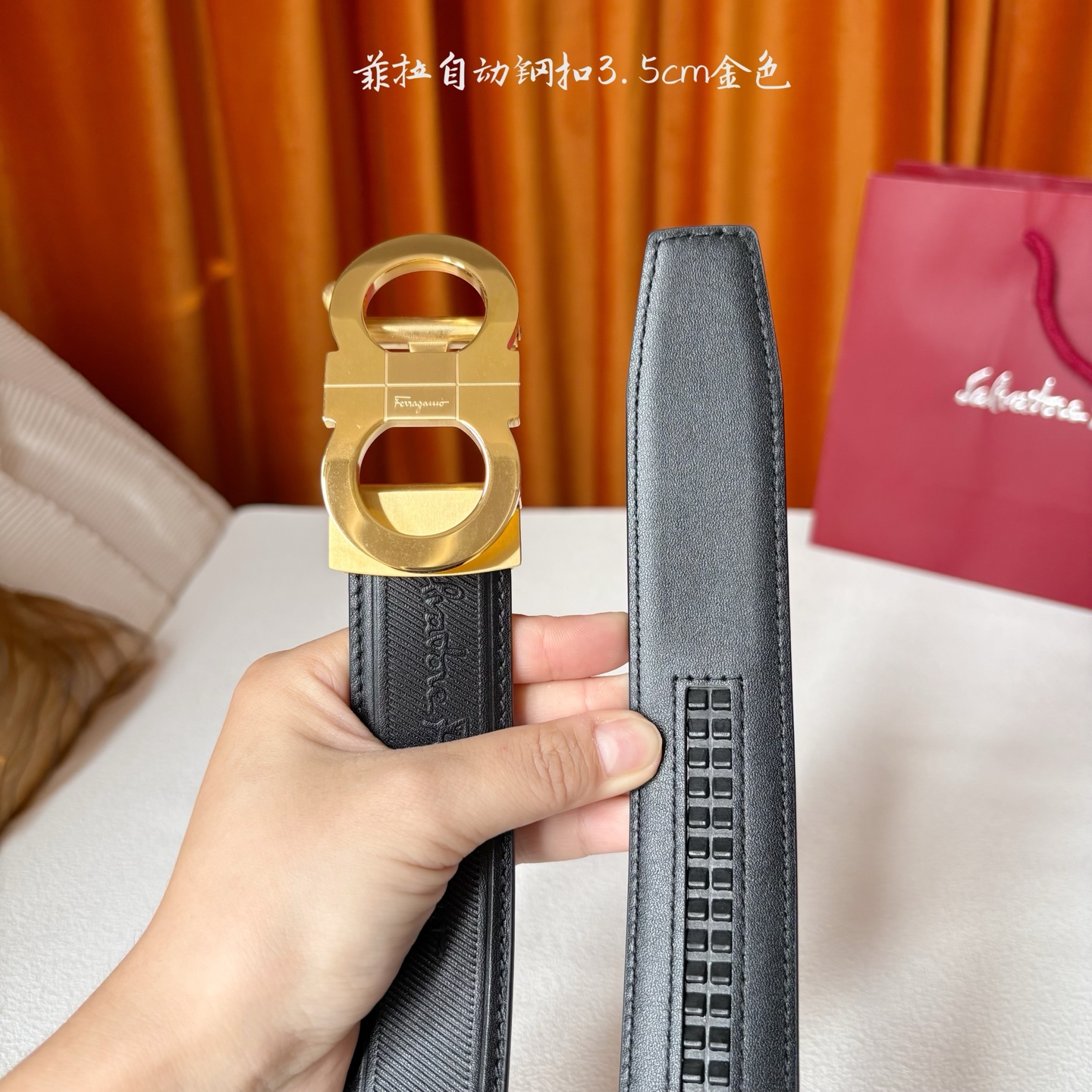 品牌：【菲拉】 菲拉进口小牛皮，手感细腻柔软。搭配纯钢自动精品扣，男士必备！宽度：3.5cm