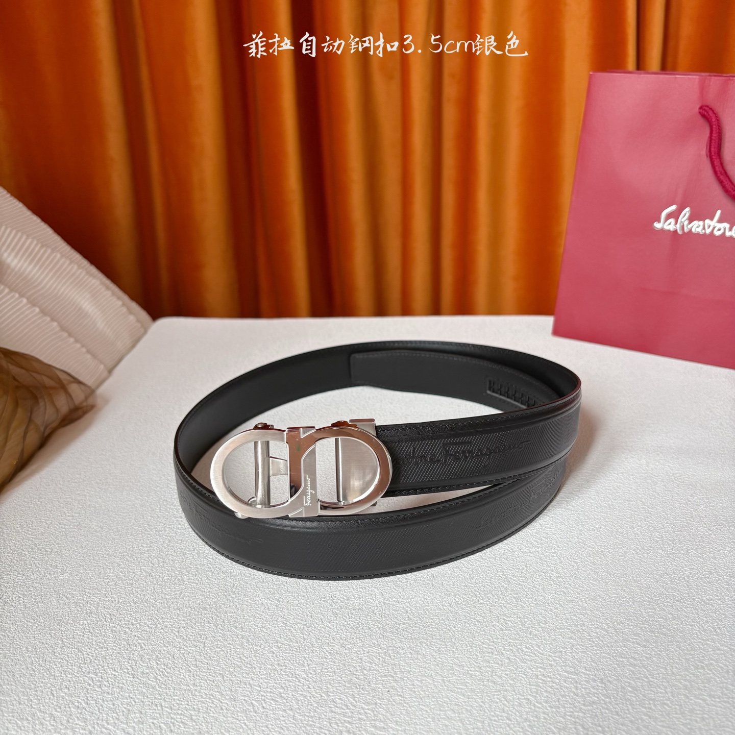 品牌：【菲拉】 菲拉进口小牛皮，手感细腻柔软。搭配纯钢自动精品扣，男士必备！宽度：3.5cm