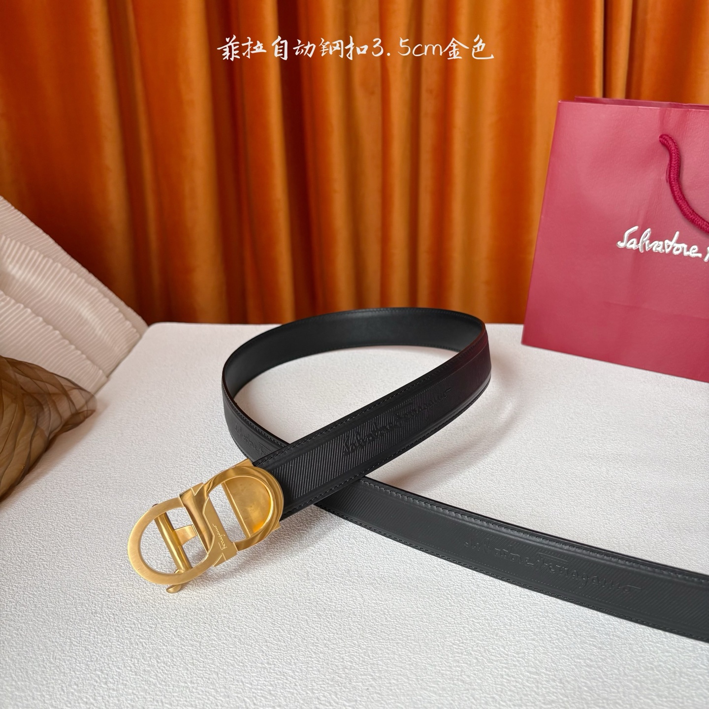 品牌：【菲拉】 菲拉进口小牛皮，手感细腻柔软。搭配纯钢自动精品扣，男士必备！宽度：3.5cm