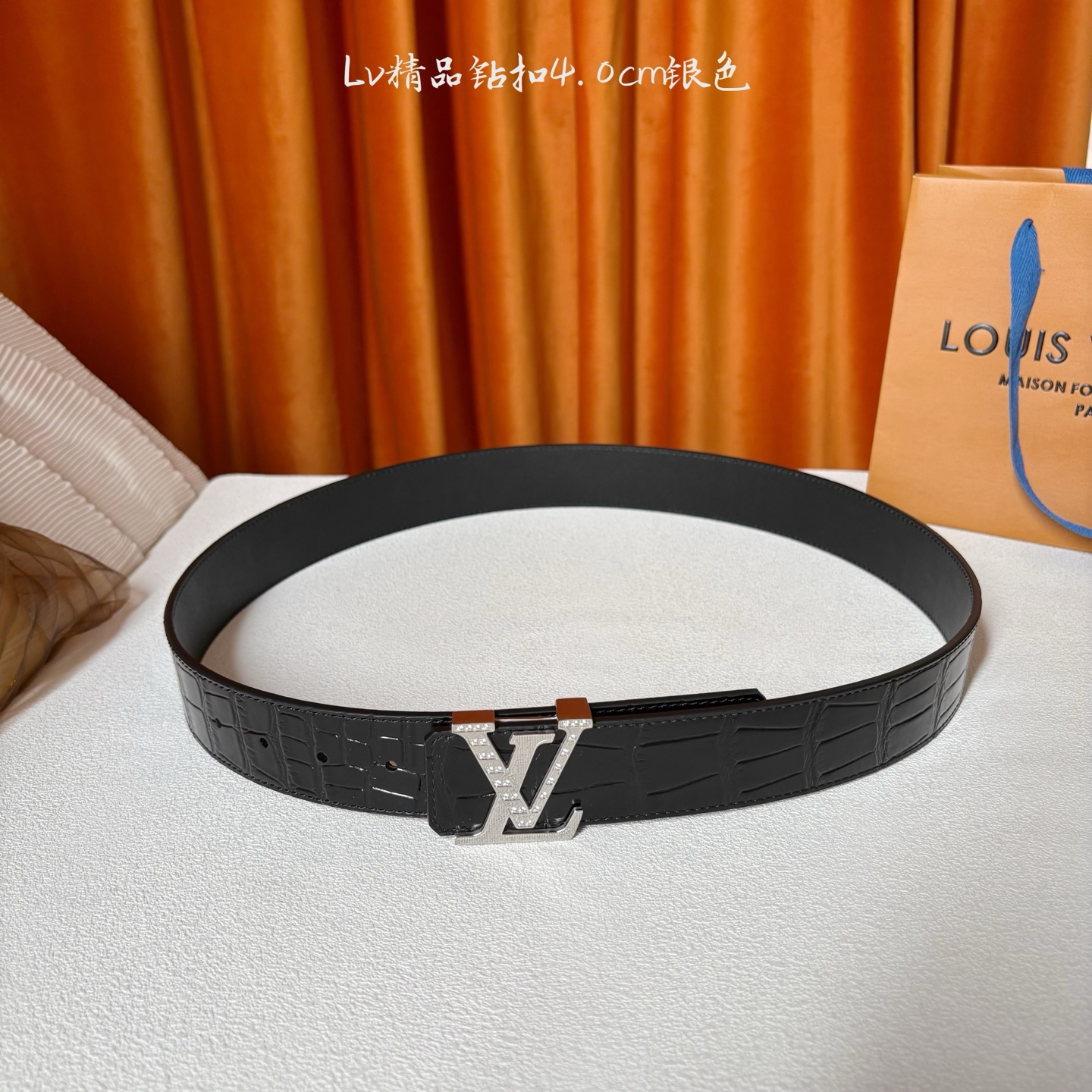 【LOUIS VUITTON驴牌】：经典原单品质，牛皮压鳄鱼纹面平纹底，搭配原单精品钻扣，精工制作，细节