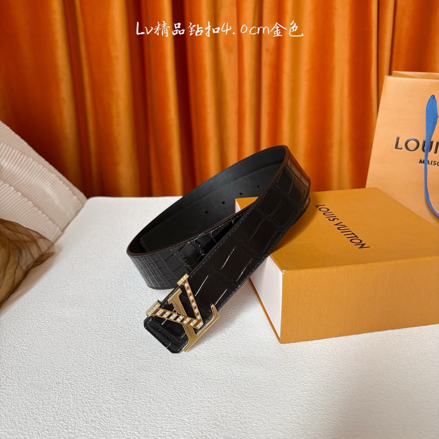 【LOUIS VUITTON驴牌】：经典原单品质，牛皮压鳄鱼纹面平纹底，搭配原单精品钻扣，精工制作，细节