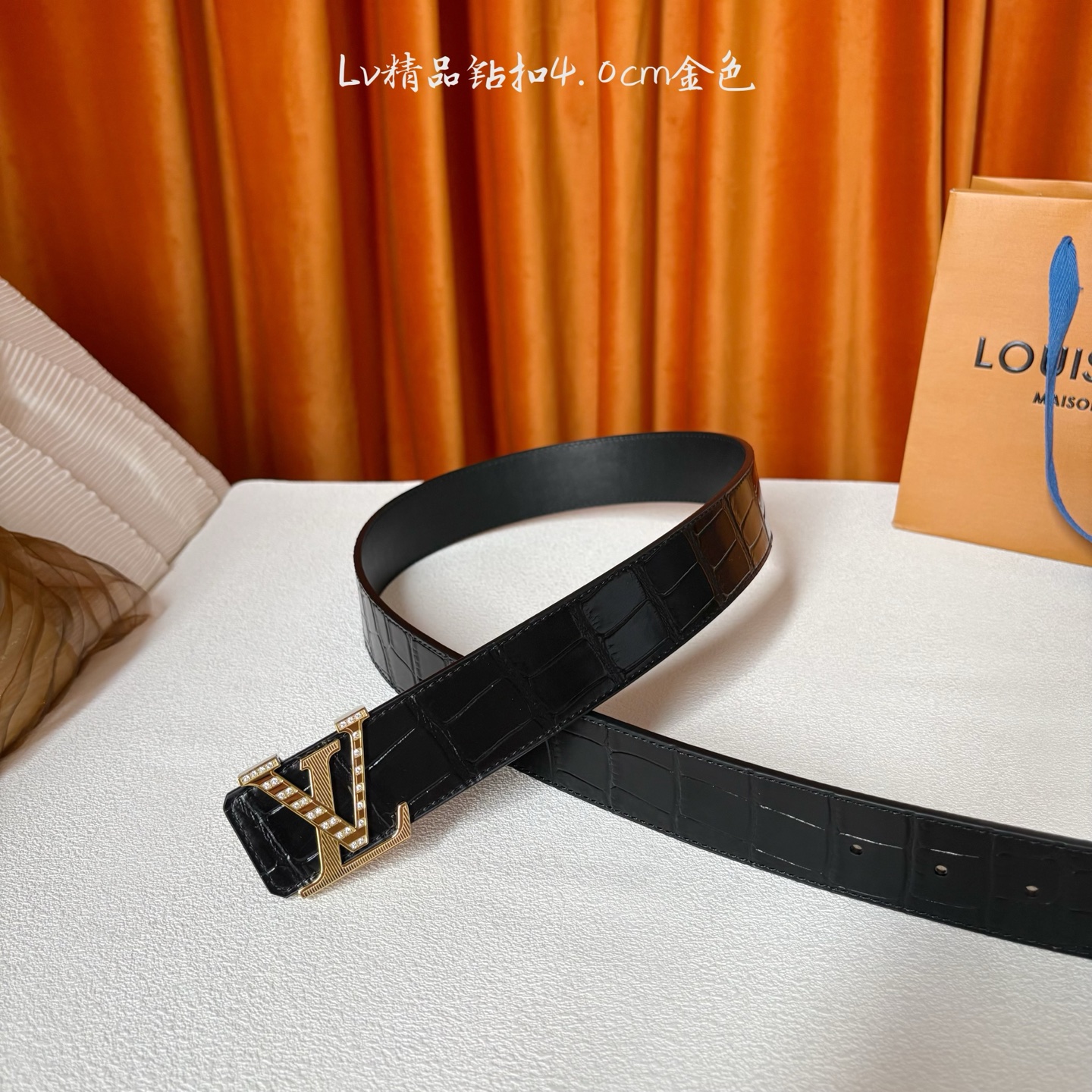 【LOUIS VUITTON驴牌】：经典原单品质，牛皮压鳄鱼纹面平纹底，搭配原单精品钻扣，精工制作，细节