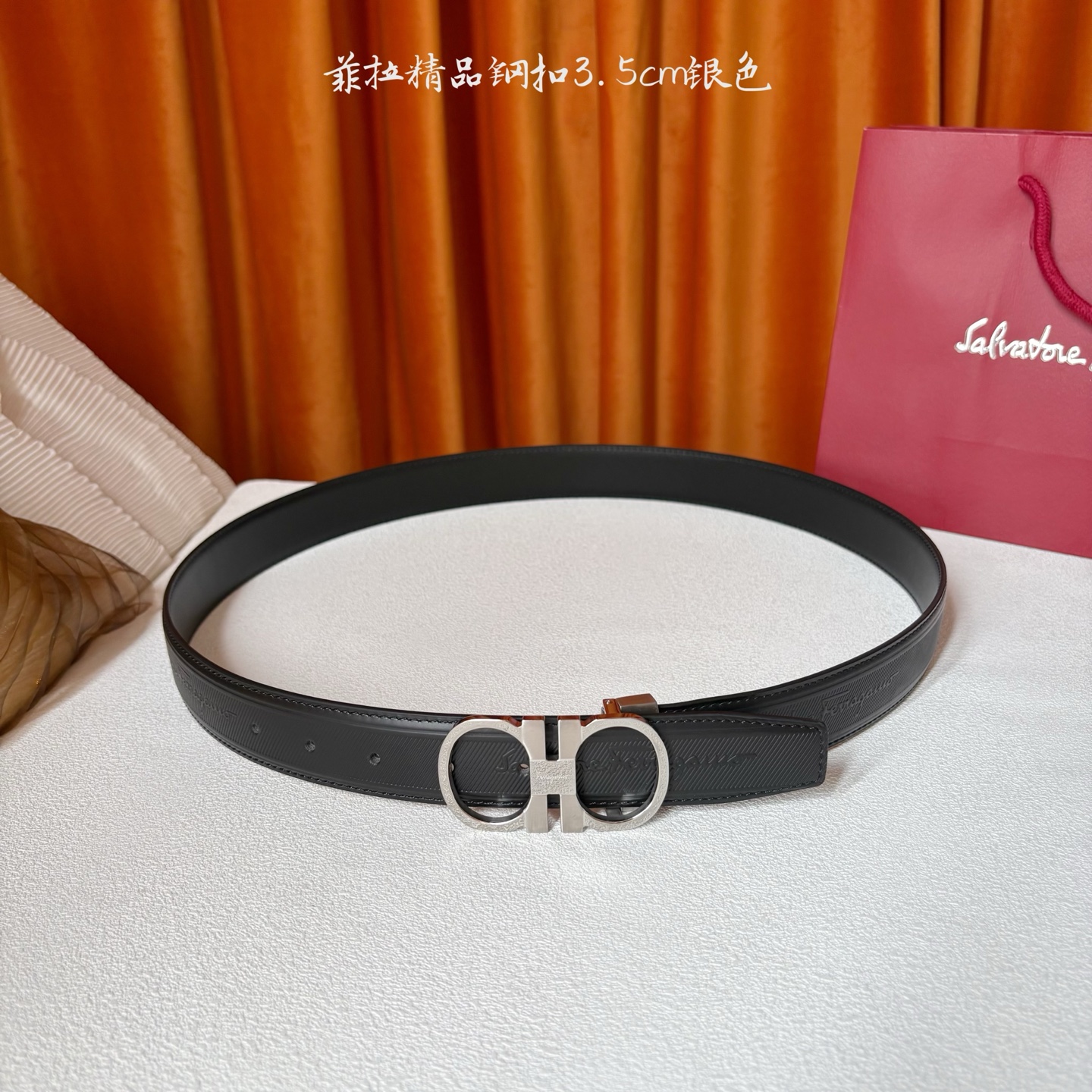 品牌：【菲拉】 菲拉进口小牛皮，手感细腻柔软。搭配纯钢精品扣，男士必备！宽度：3.5cm