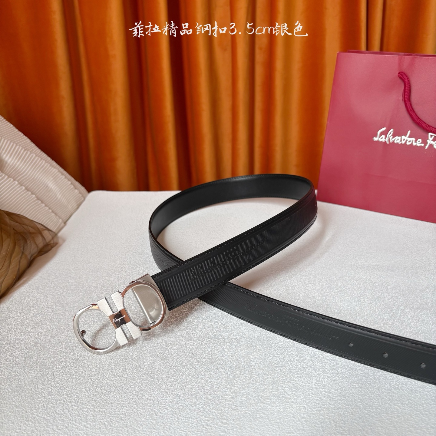 品牌：【菲拉】 菲拉进口小牛皮，手感细腻柔软。搭配纯钢精品扣，男士必备！宽度：3.5cm