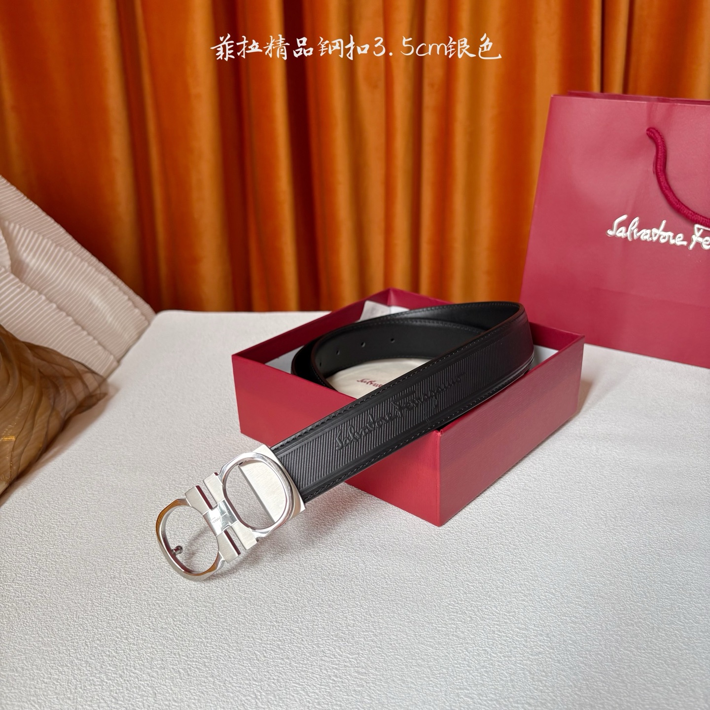 品牌：【菲拉】 菲拉进口小牛皮，手感细腻柔软。搭配纯钢精品扣，男士必备！宽度：3.5cm