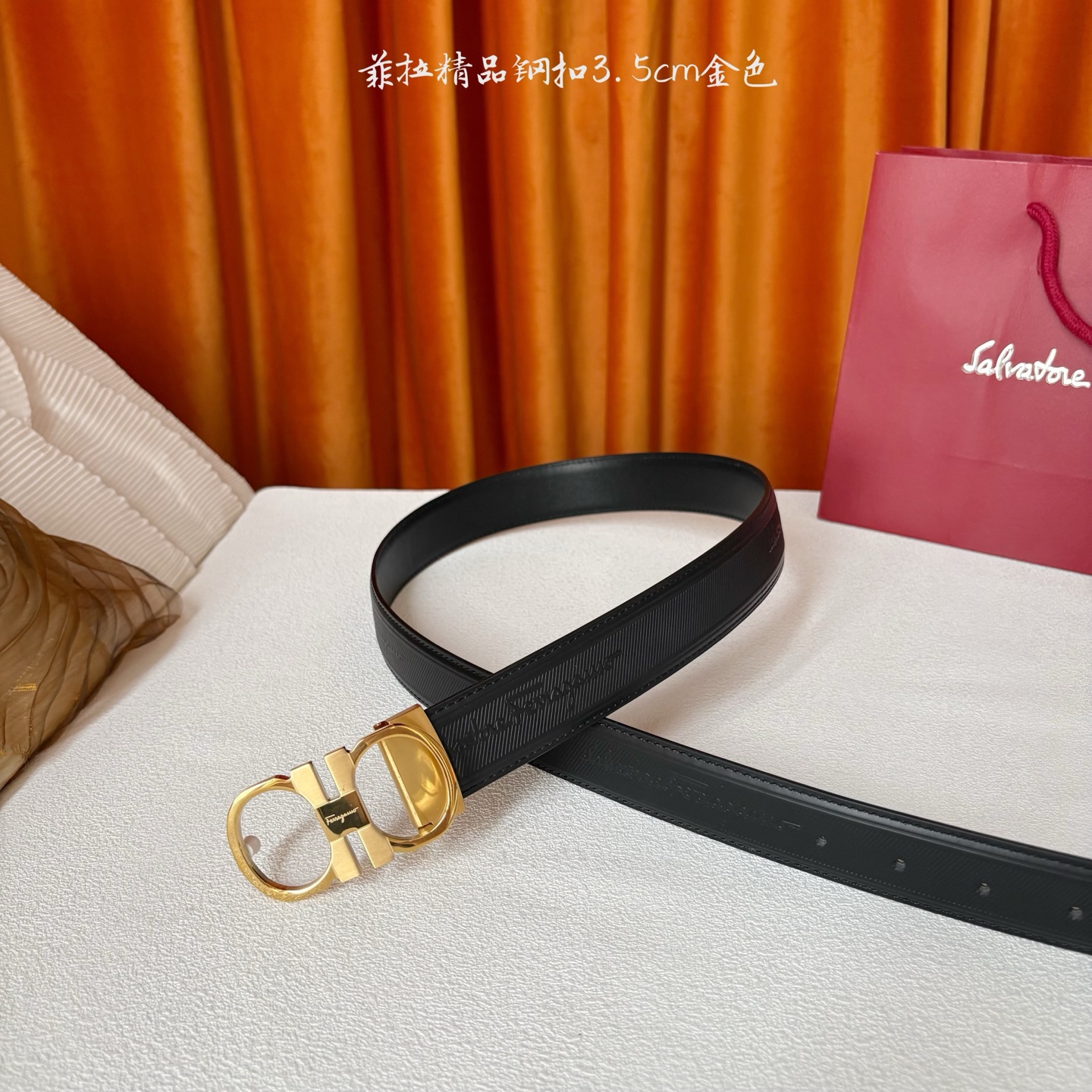 品牌：【菲拉】 菲拉进口小牛皮，手感细腻柔软。搭配纯钢精品扣，男士必备！宽度：3.5cm