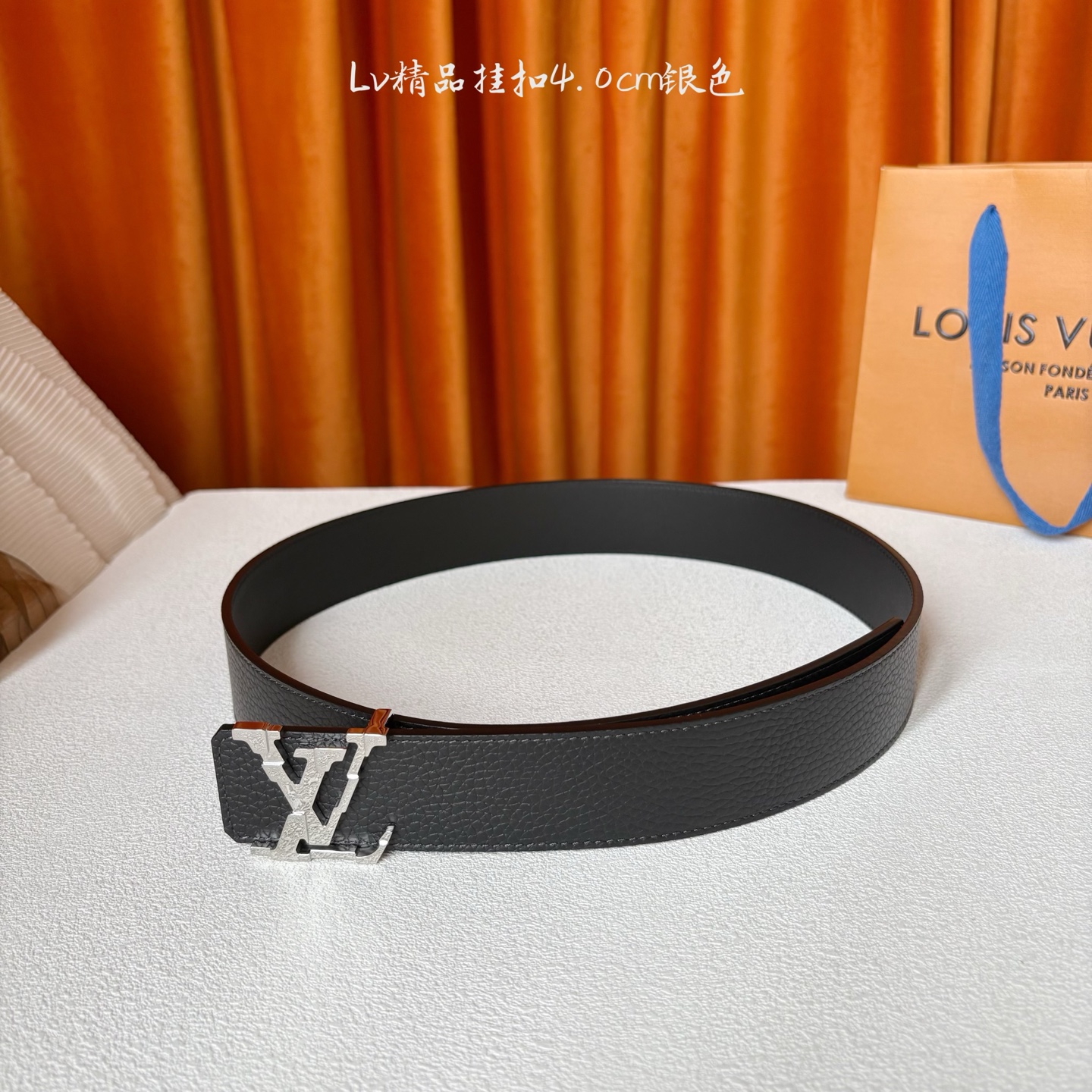 【LOUIS VUITTON驴牌】：经典原单品质，经典荔枝纹面平纹底，搭配原单精品挂扣，精工制作，细节看