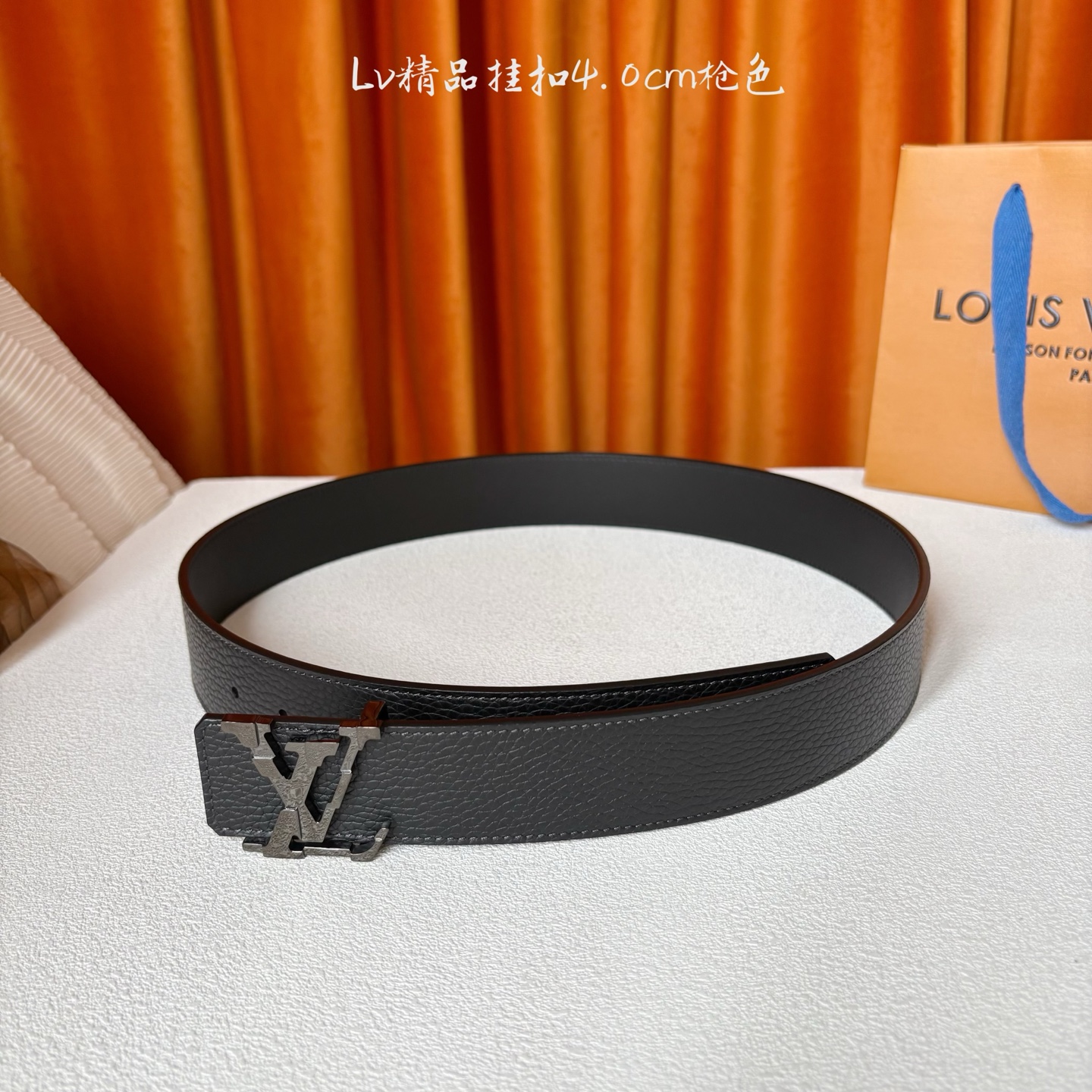【LOUIS VUITTON驴牌】：经典原单品质，经典荔枝纹面平纹底，搭配原单精品挂扣，精工制作，细节看
