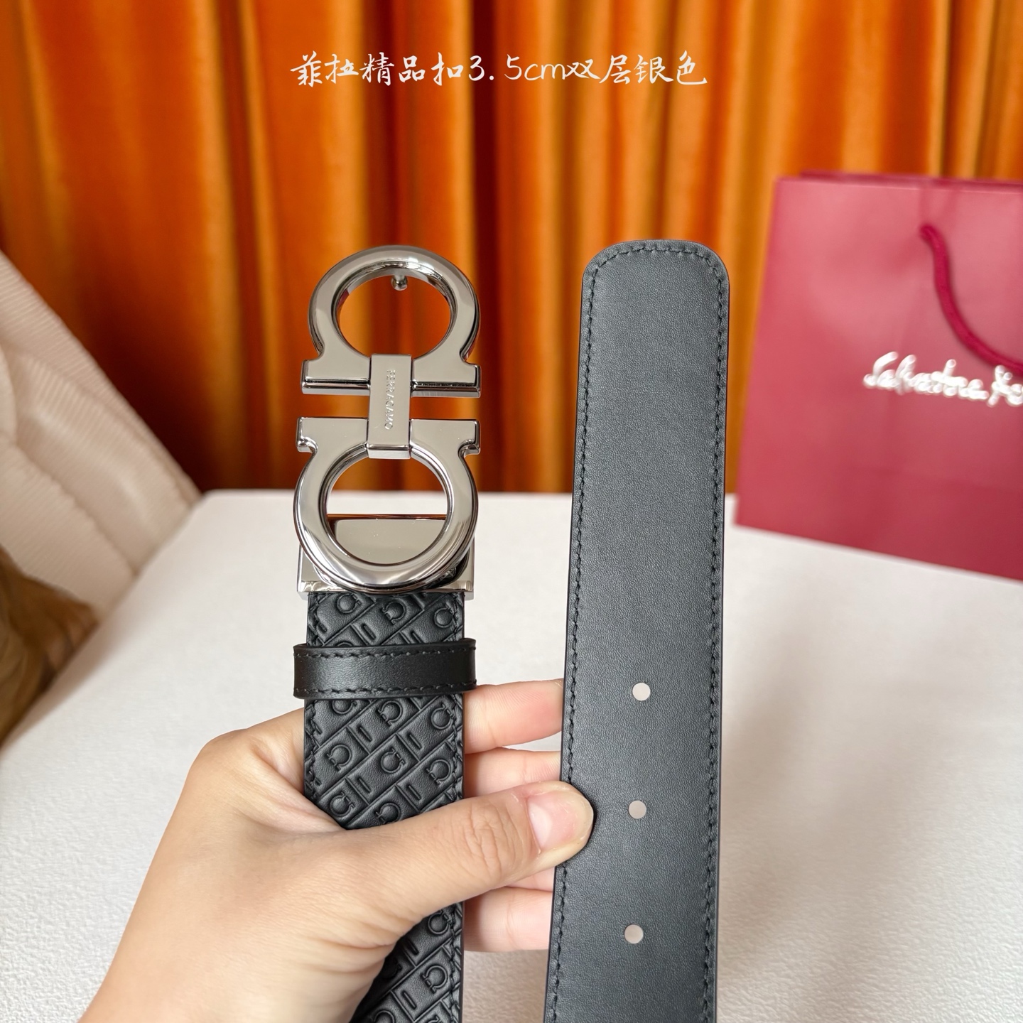 菲拉格慕男款进口小牛皮，手感细腻柔软。搭配纯铜精品扣，男士必备！宽度：3.5cm