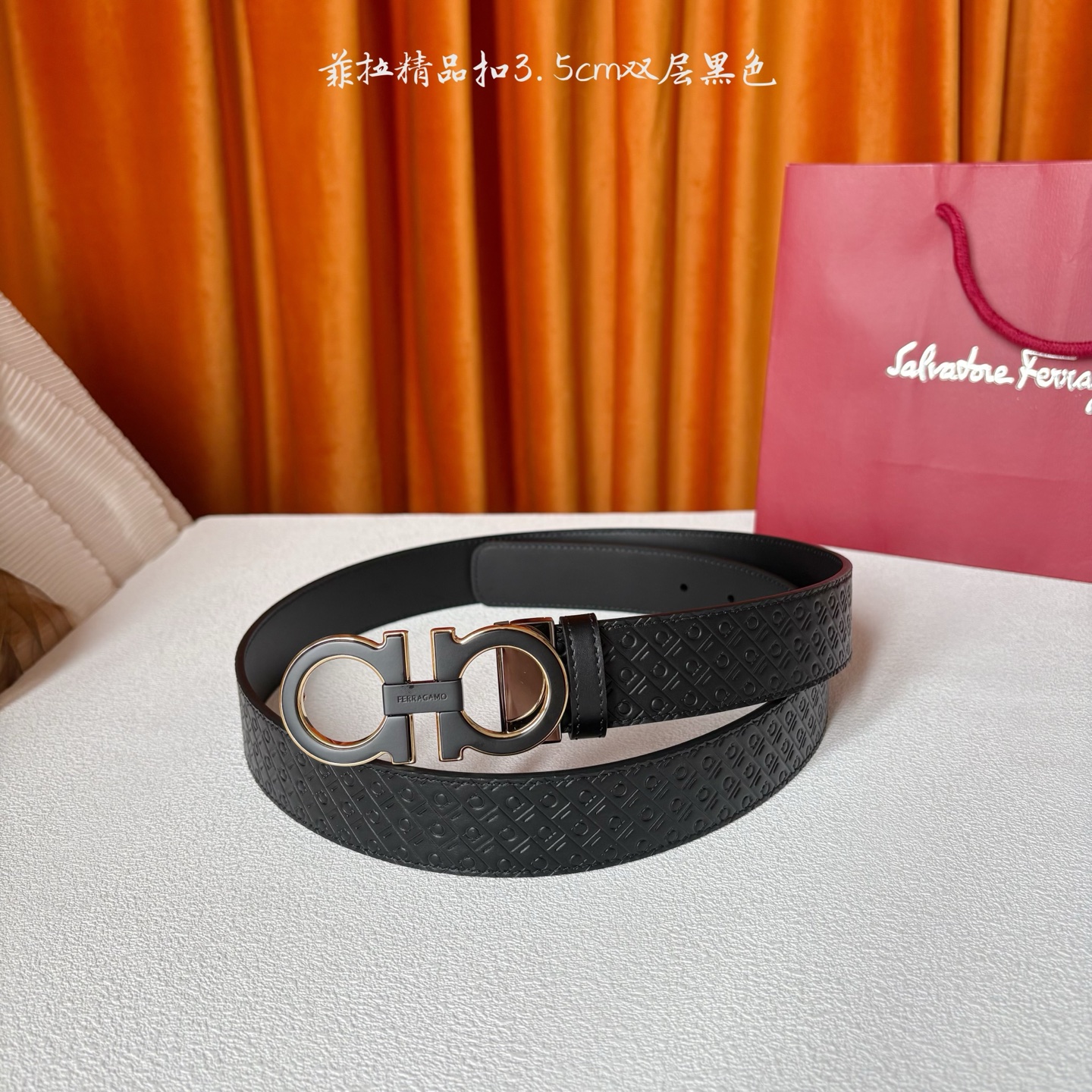 菲拉格慕男款进口小牛皮，手感细腻柔软。搭配纯铜精品扣，男士必备！宽度：3.5cm