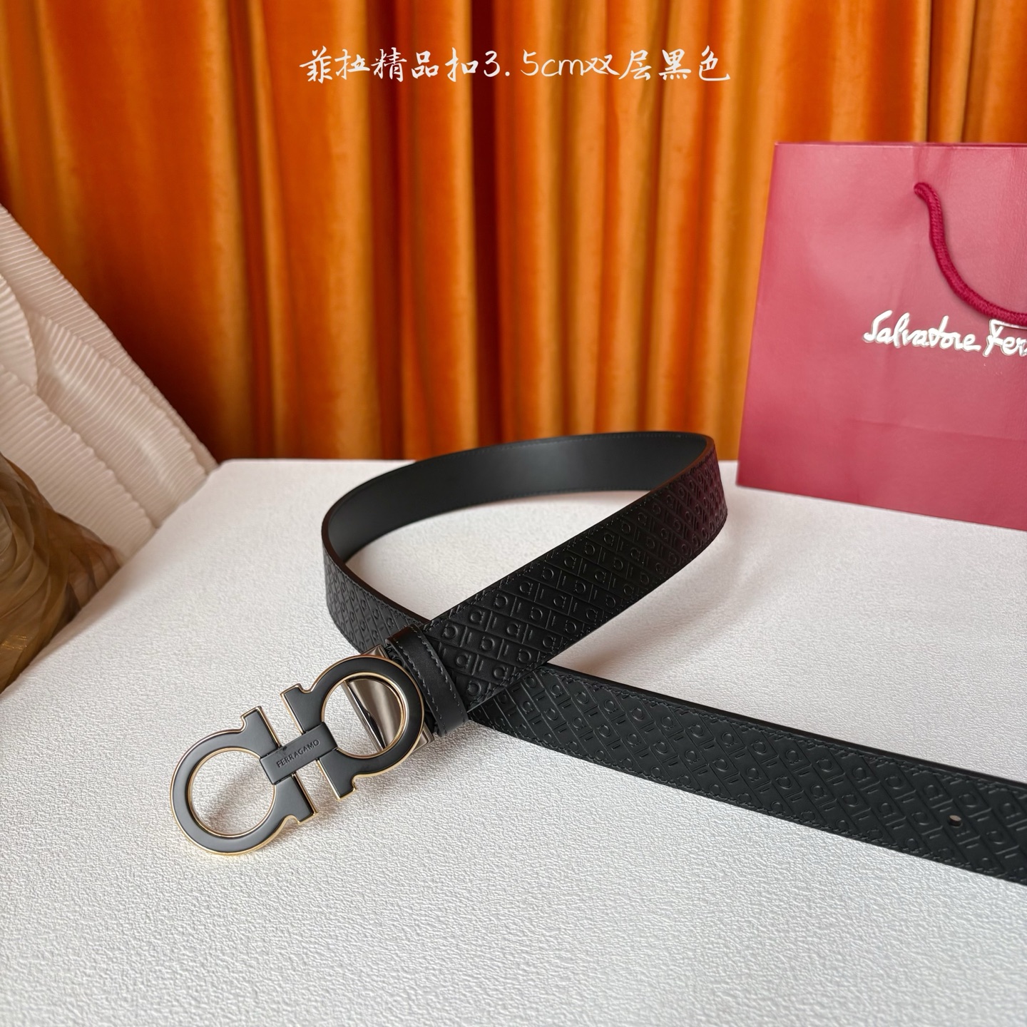 菲拉格慕男款进口小牛皮，手感细腻柔软。搭配纯铜精品扣，男士必备！宽度：3.5cm