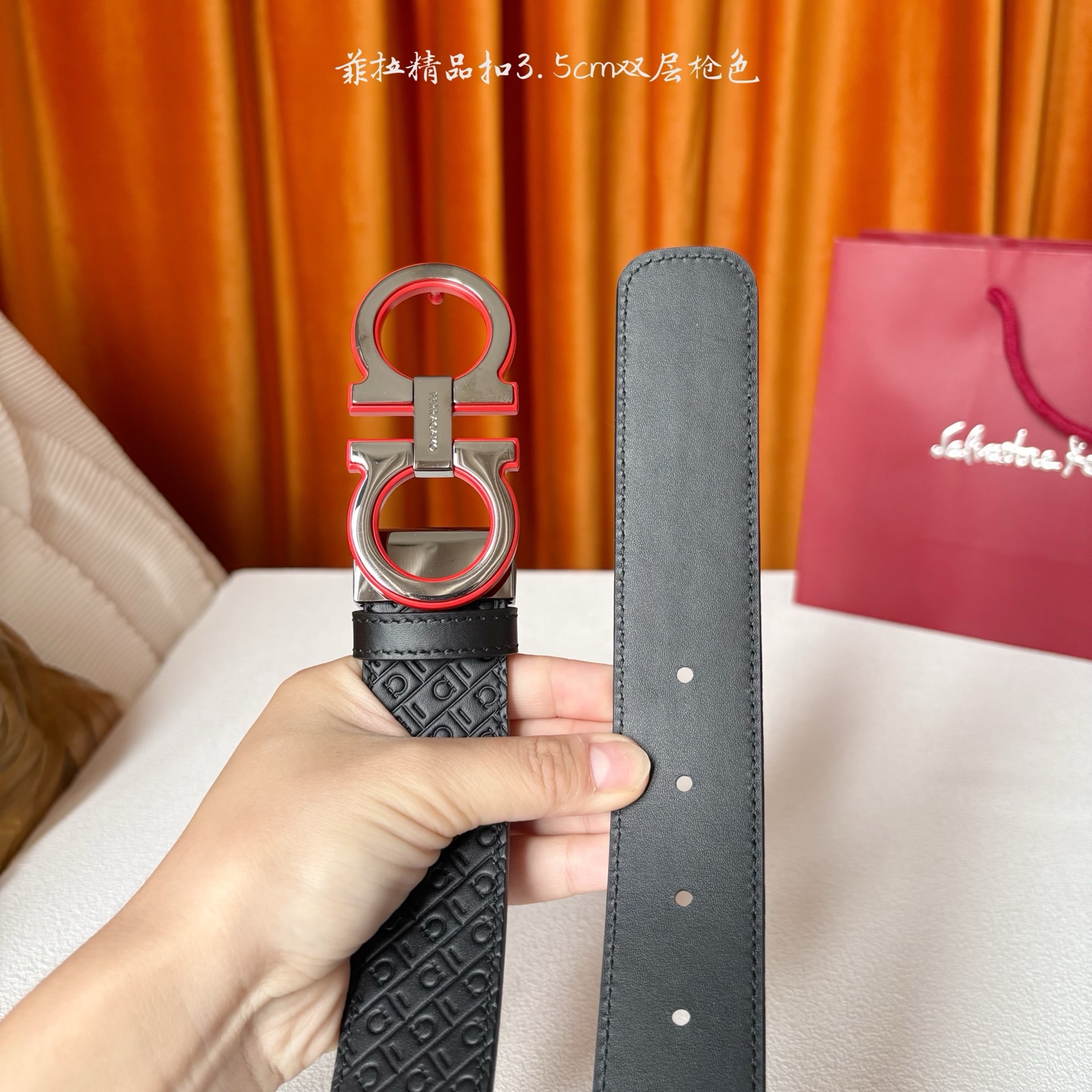 菲拉格慕男款进口小牛皮，手感细腻柔软。搭配纯铜精品扣，男士必备！宽度：3.5cm