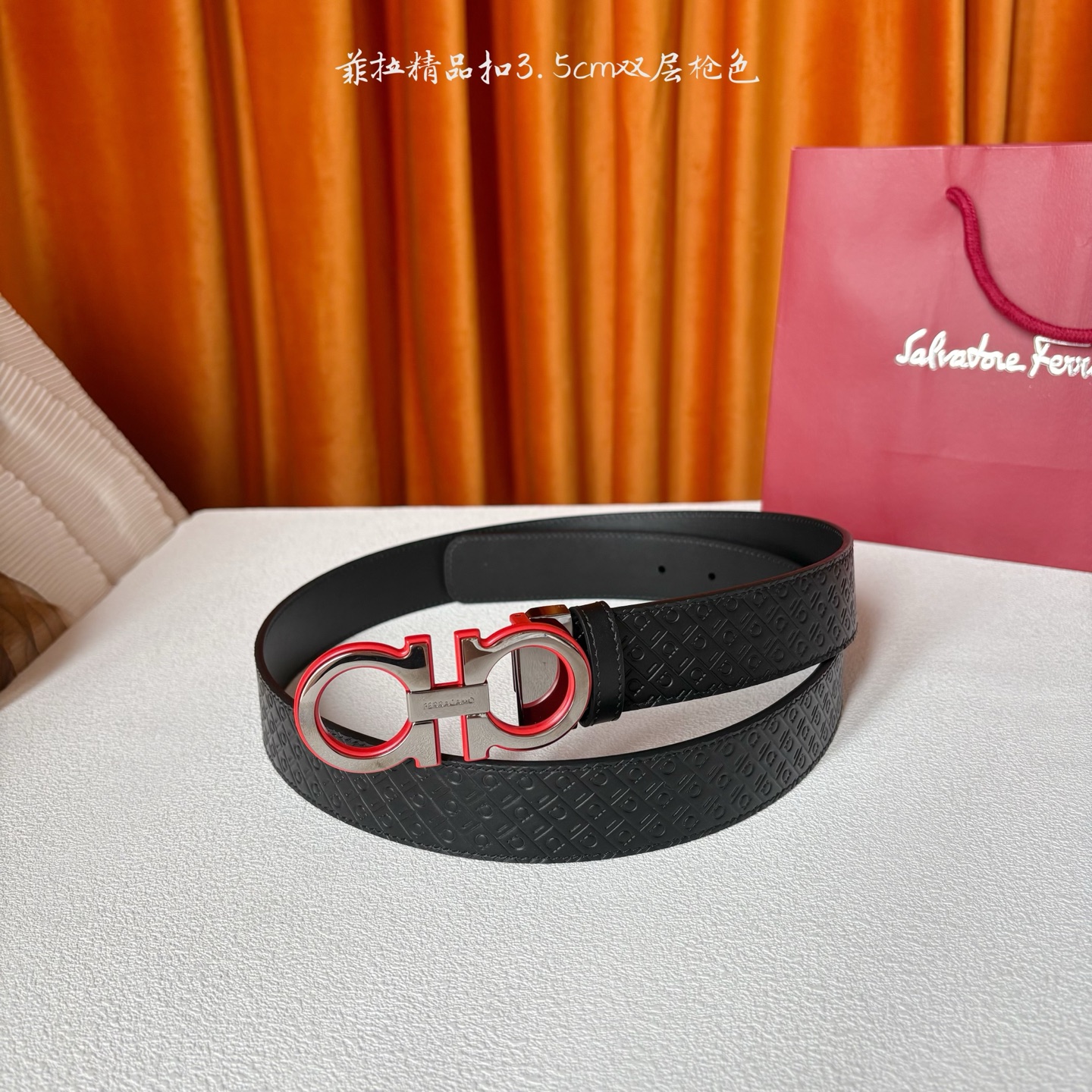 菲拉格慕男款进口小牛皮，手感细腻柔软。搭配纯铜精品扣，男士必备！宽度：3.5cm