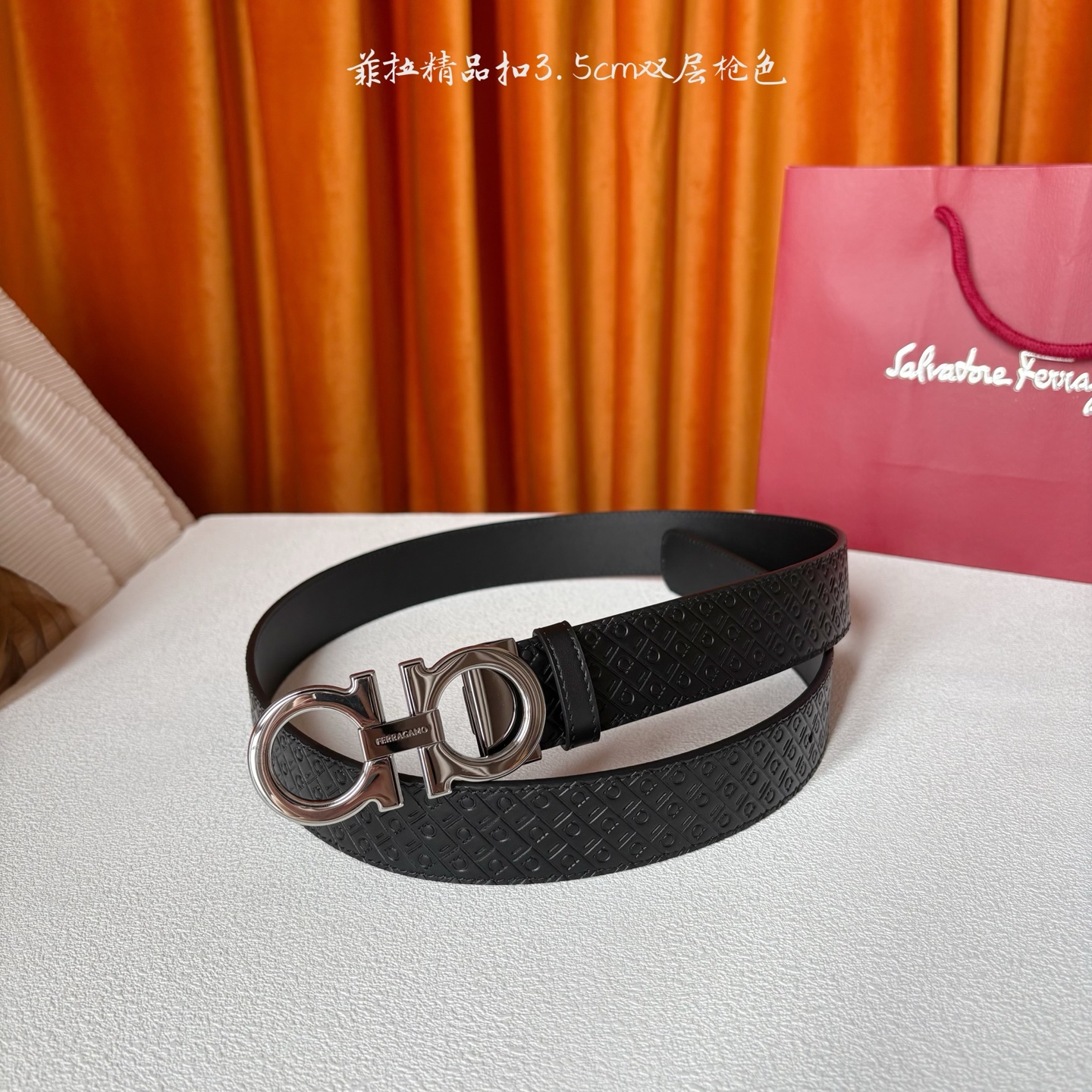 菲拉格慕男款进口小牛皮，手感细腻柔软。搭配纯铜精品扣，男士必备！宽度：3.5cm