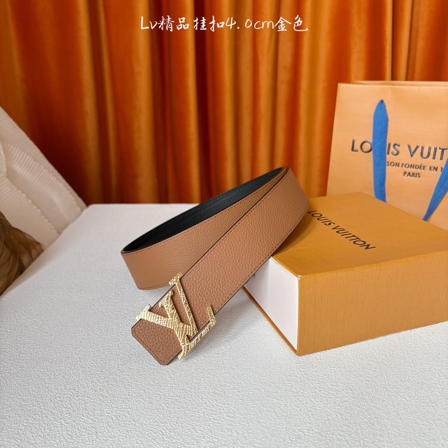 【LOUIS VUITTON驴牌】：经典原单品质，双面荔枝纹搭配原单精品挂扣，精工制作，细节看图，实物拍