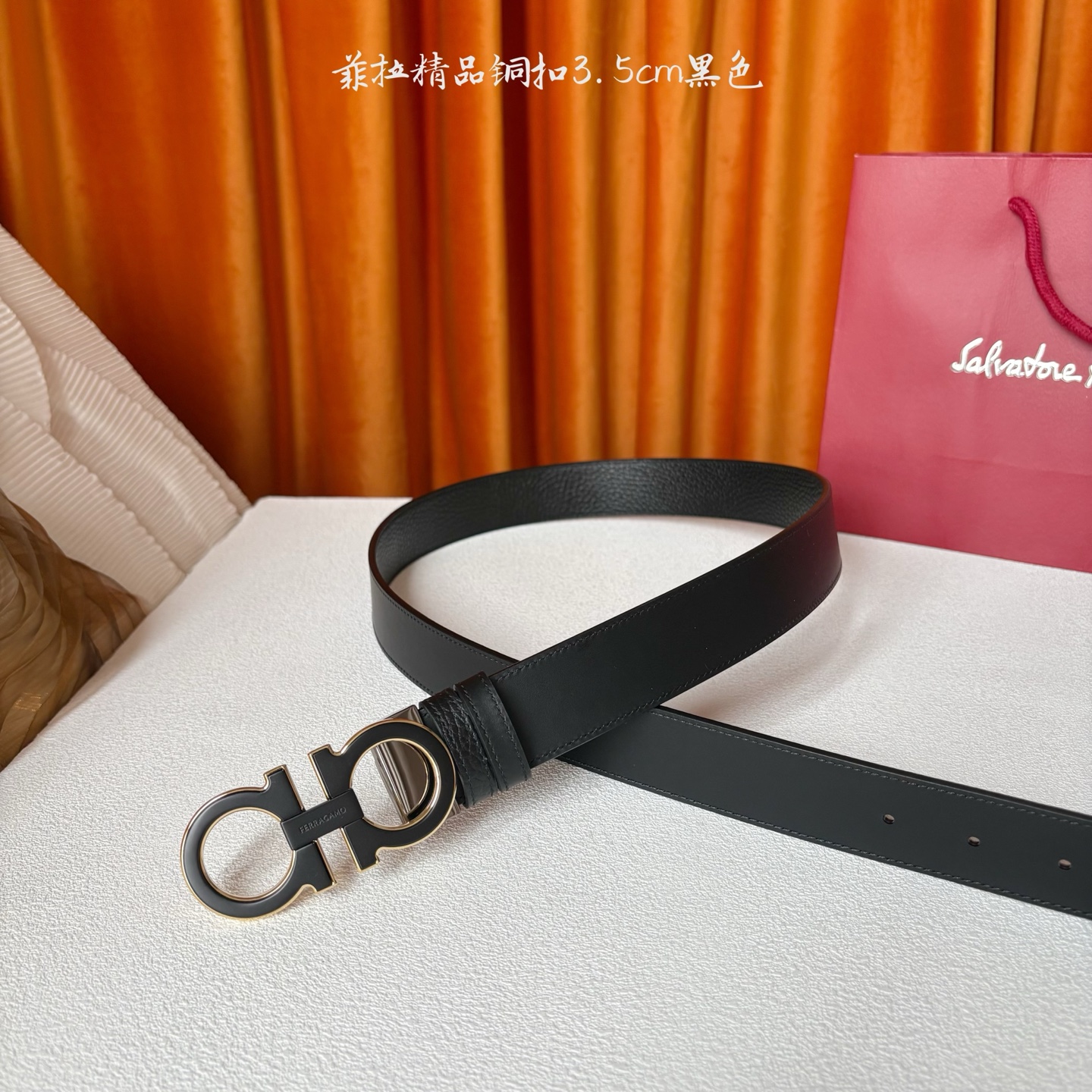 菲拉格慕男款进口小牛皮，手感细腻柔软。搭配纯铜精品扣，男士必备！宽度：3.5cm