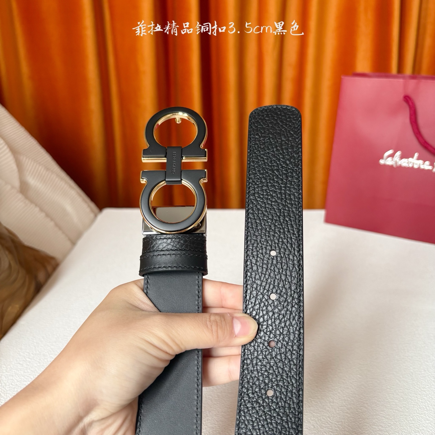 菲拉格慕男款进口小牛皮，手感细腻柔软。搭配纯铜精品扣，男士必备！宽度：3.5cm