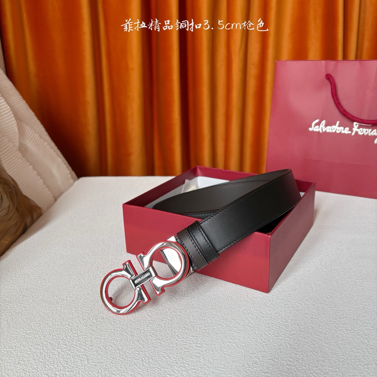 菲拉格慕男款进口小牛皮，手感细腻柔软。搭配纯铜精品扣，男士必备！宽度：3.5cm