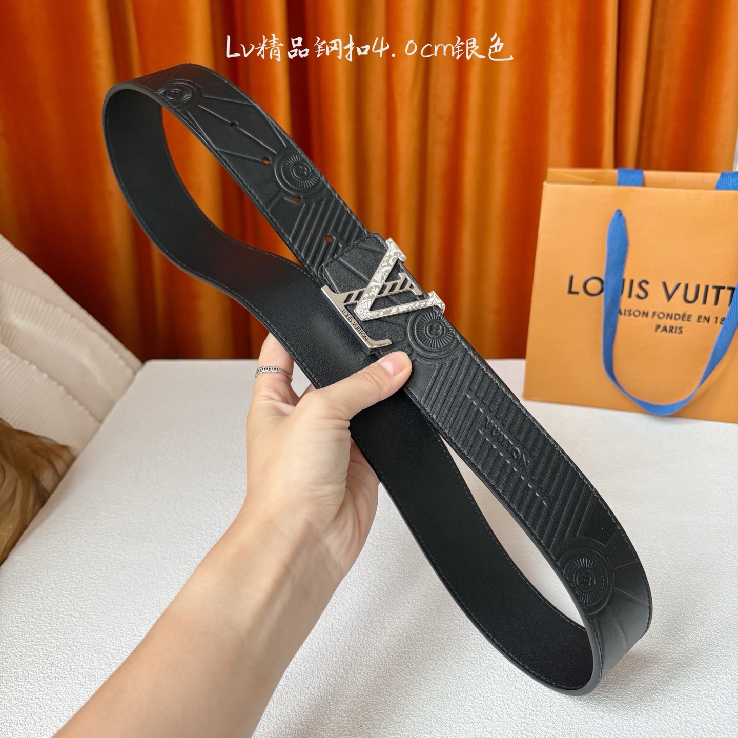 【LOUIS VUITTON驴牌】：经典原单品质，原版压花面搭配原单精品挂扣，精工制作，细节看图，实物拍