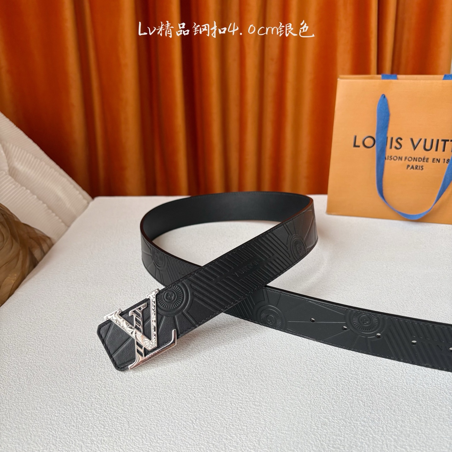 【LOUIS VUITTON驴牌】：经典原单品质，原版压花面搭配原单精品挂扣，精工制作，细节看图，实物拍