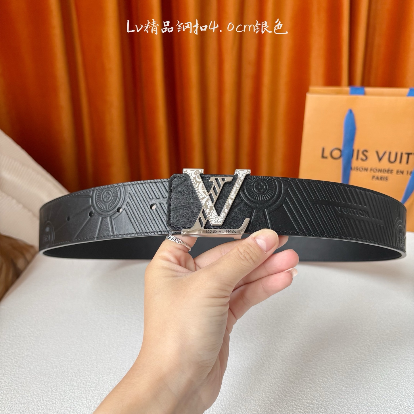 【LOUIS VUITTON驴牌】：经典原单品质，原版压花面搭配原单精品挂扣，精工制作，细节看图，实物拍