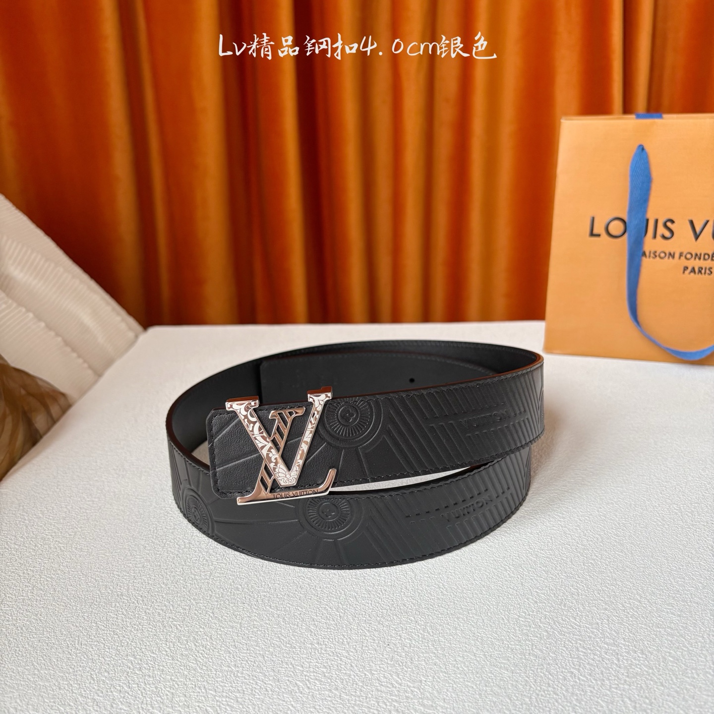 【LOUIS VUITTON驴牌】：经典原单品质，原版压花面搭配原单精品挂扣，精工制作，细节看图，实物拍