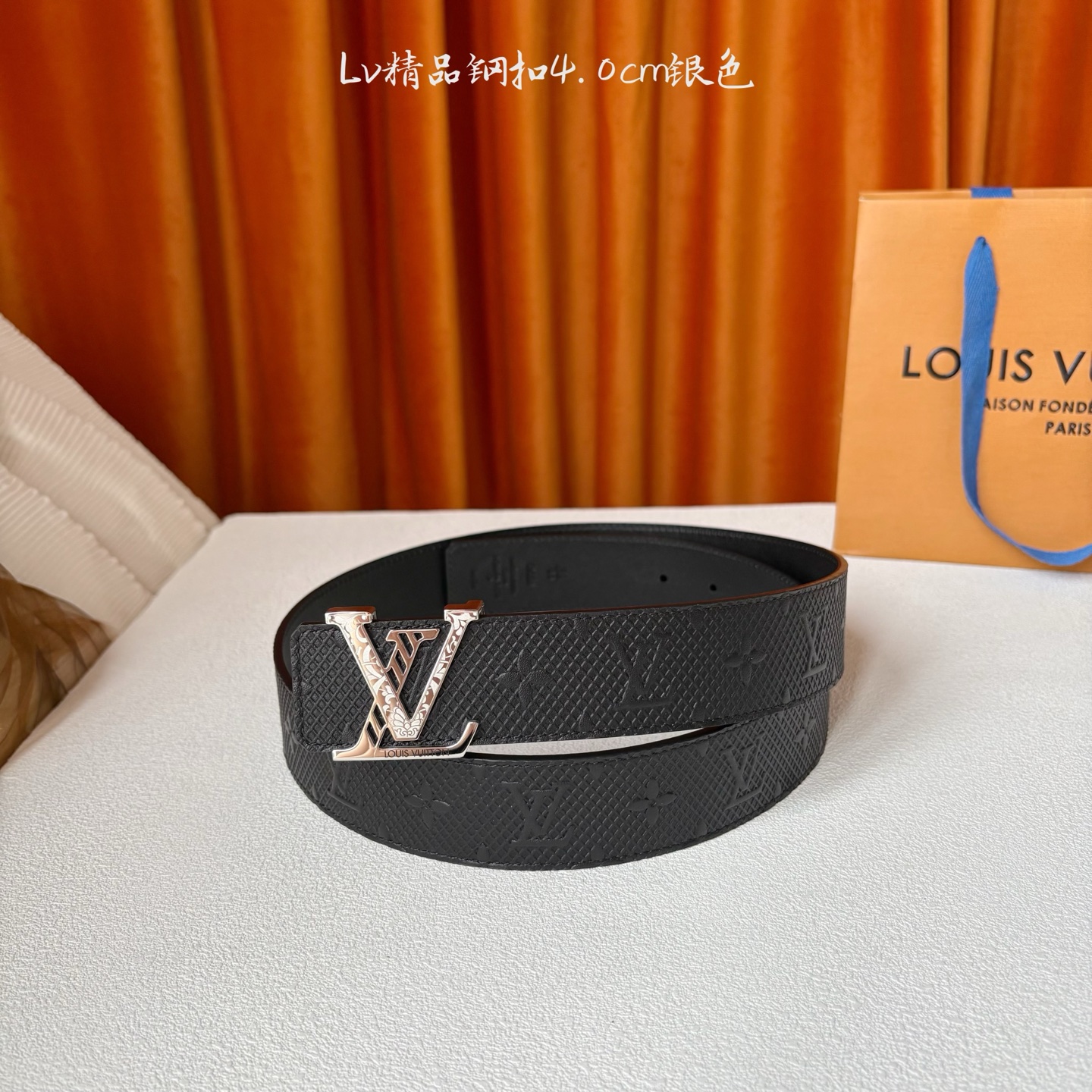 【LOUIS VUITTON驴牌】：经典原单品质，原版压花面搭配原单精品挂扣，精工制作，细节看图，实物拍