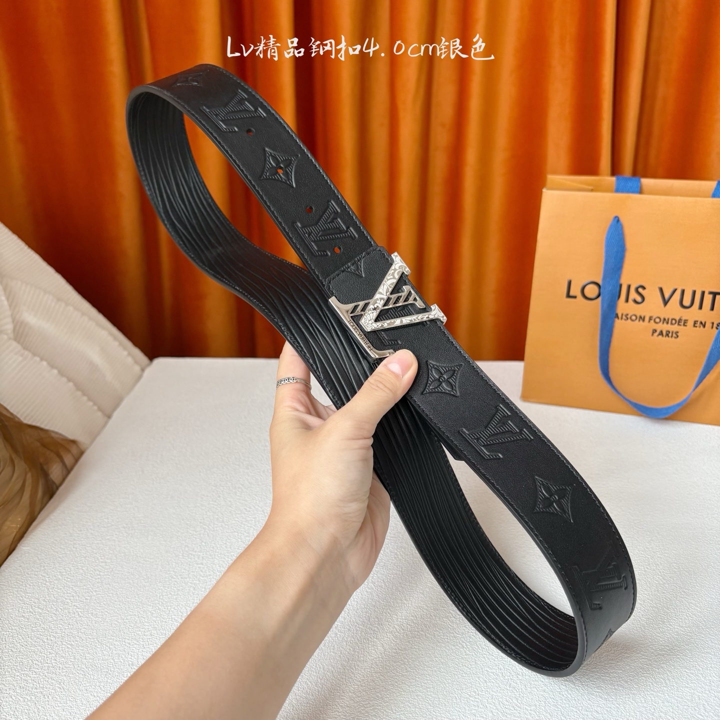 【LOUIS VUITTON驴牌】：经典原单品质，原版压花面搭配原单精品挂扣，精工制作，细节看图，实物拍