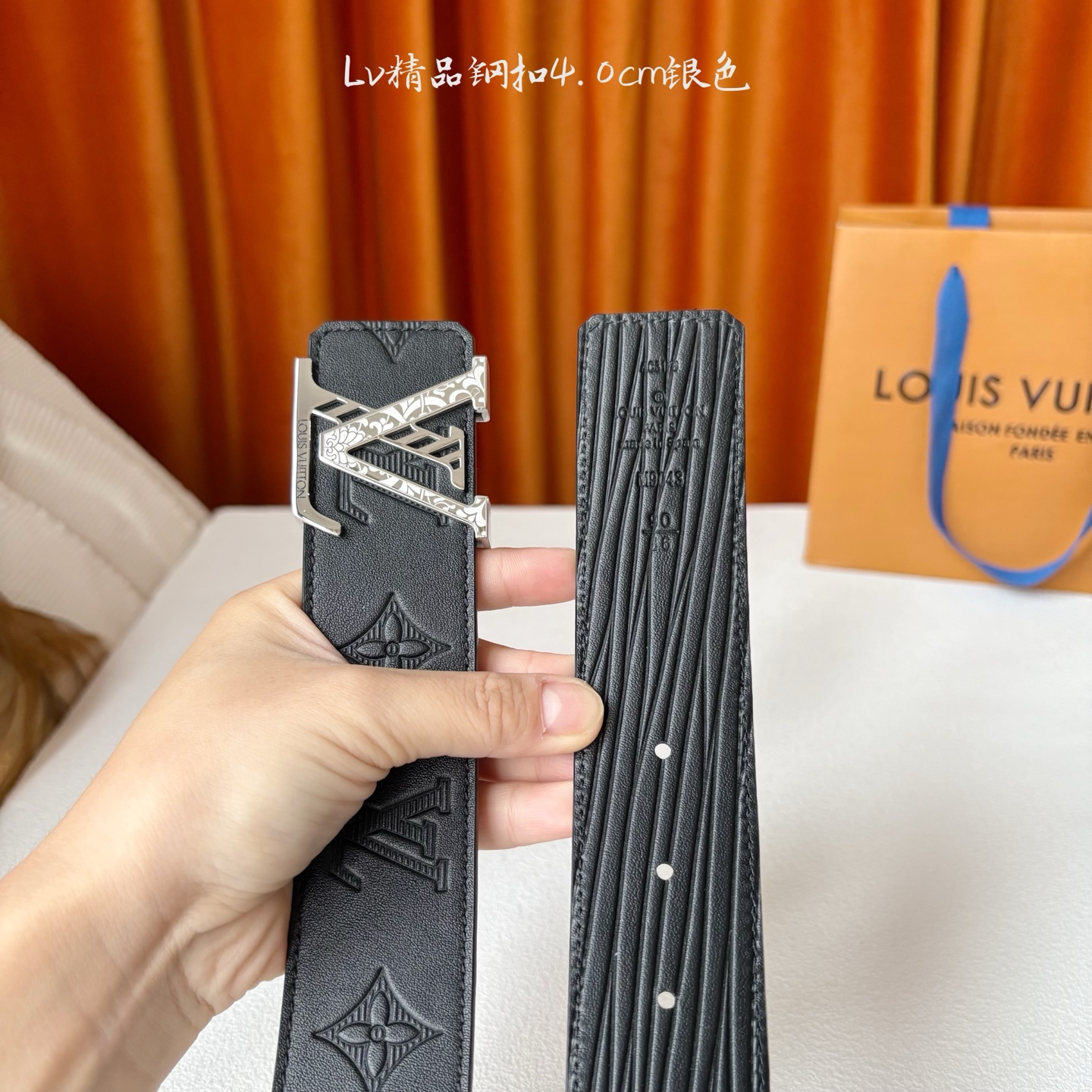 【LOUIS VUITTON驴牌】：经典原单品质，原版压花面搭配原单精品挂扣，精工制作，细节看图，实物拍