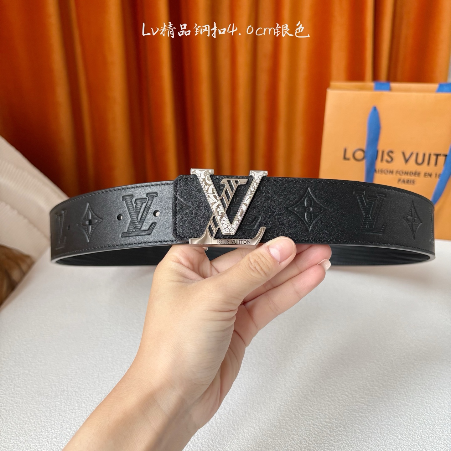 【LOUIS VUITTON驴牌】：经典原单品质，原版压花面搭配原单精品挂扣，精工制作，细节看图，实物拍