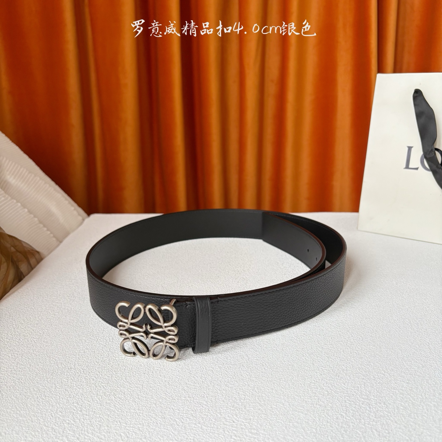 LOEWE (罗意威) 专柜同款 选用柔软双面小牛皮制作，时尚百搭，宽4.0cm