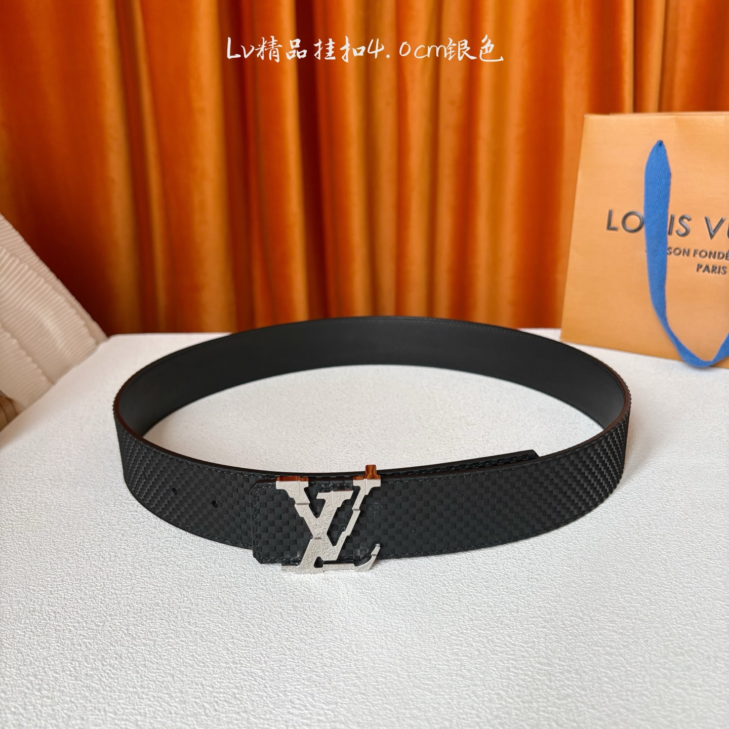 【LOUIS VUITTON驴牌】：经典原单品质，经典小米格面平纹底，搭配原单精品挂扣，精工制作，细节看