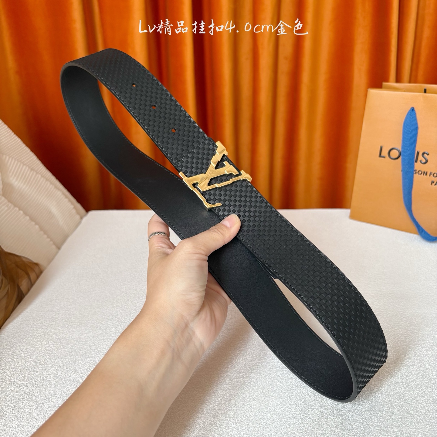 【LOUIS VUITTON驴牌】：经典原单品质，经典小米格面平纹底，搭配原单精品挂扣，精工制作，细节看