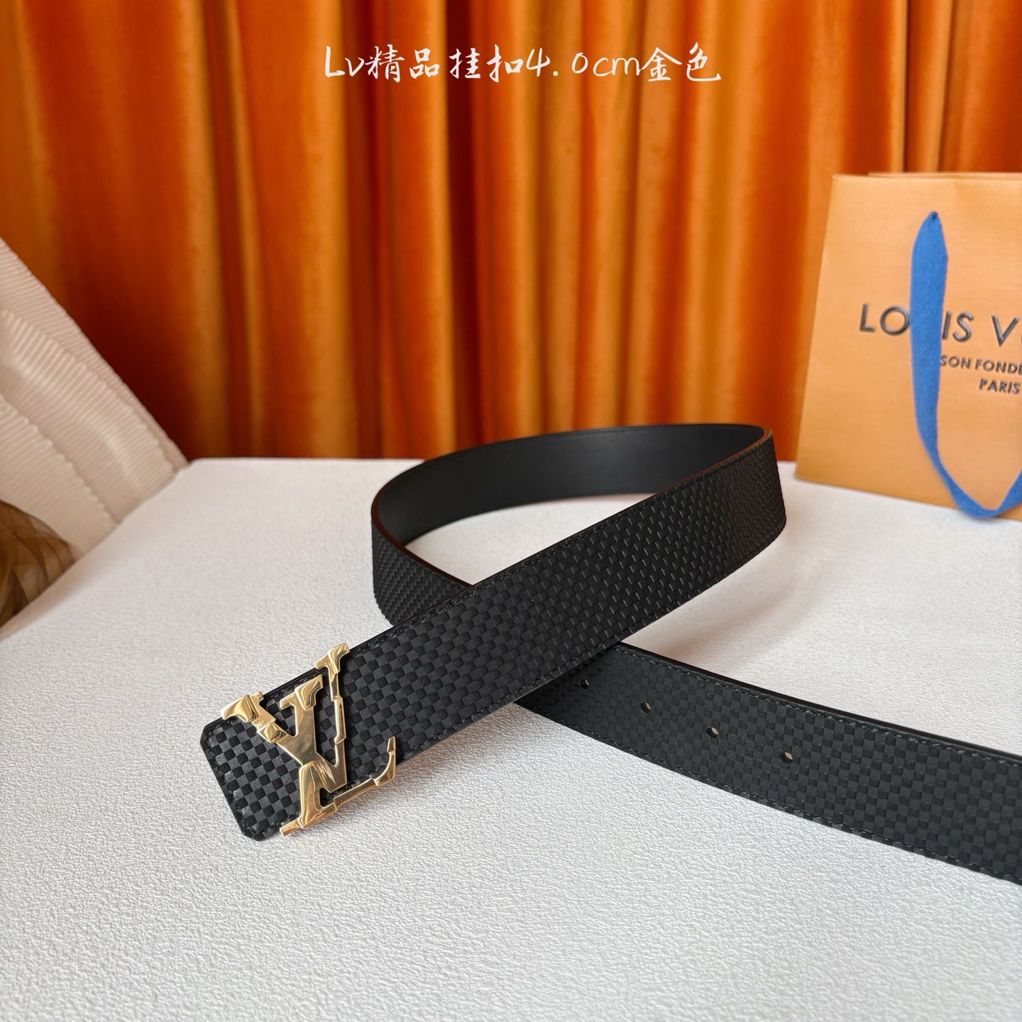 【LOUIS VUITTON驴牌】：经典原单品质，经典小米格面平纹底，搭配原单精品挂扣，精工制作，细节看