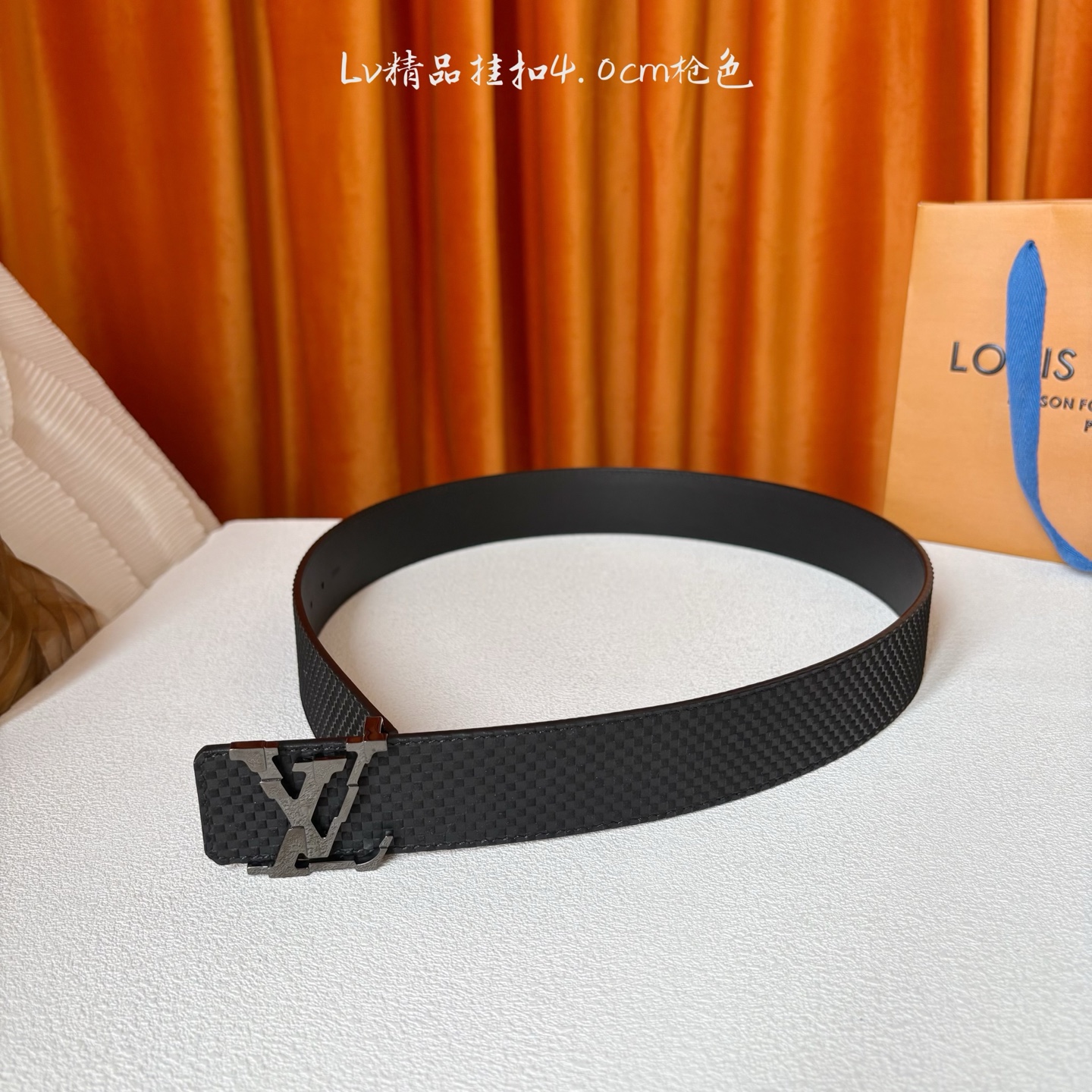 【LOUIS VUITTON驴牌】：经典原单品质，经典小米格面平纹底，搭配原单精品挂扣，精工制作，细节看