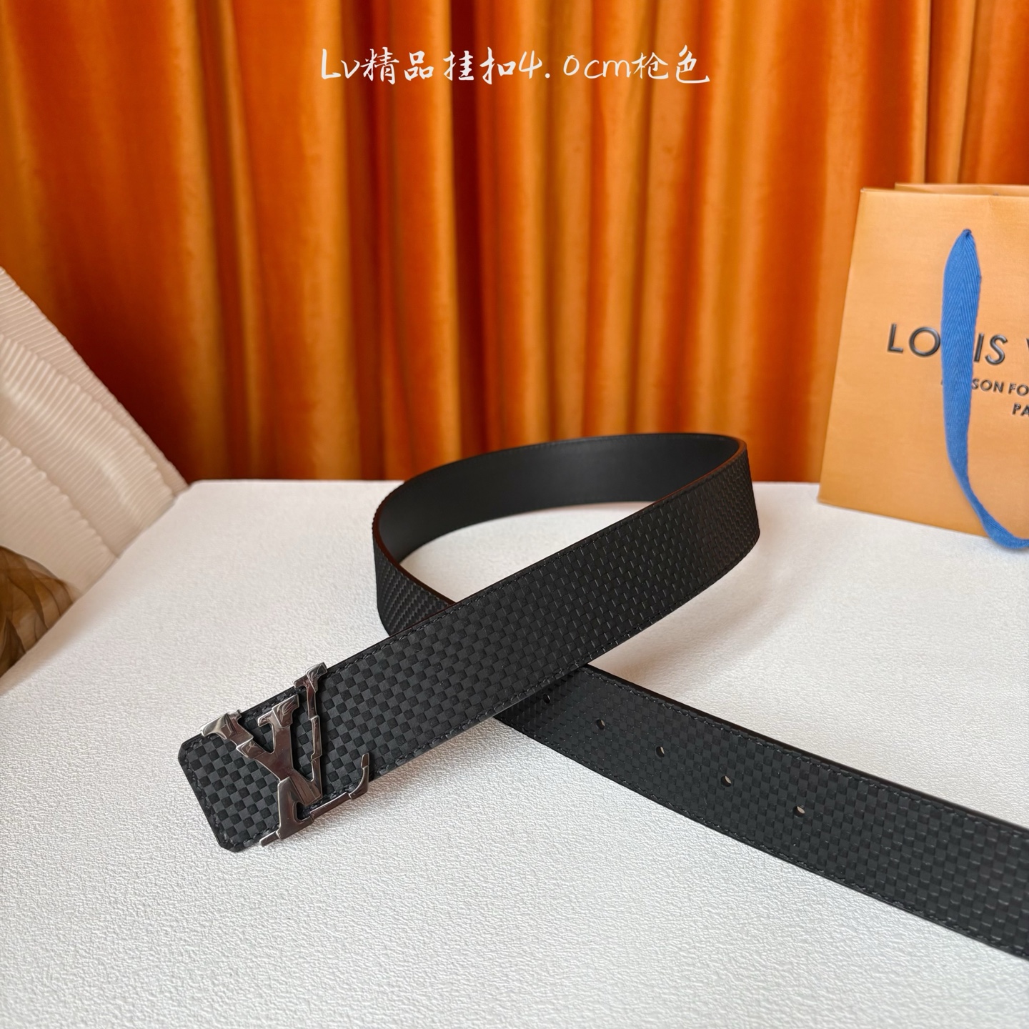 【LOUIS VUITTON驴牌】：经典原单品质，经典小米格面平纹底，搭配原单精品挂扣，精工制作，细节看